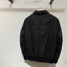 BC🏠男士秋冬新款轻薄棉服外套,官网同步发售!开模定制五金辅料、三标齐,内里薄棉填充,面料舒适柔软细腻、 BC🏠男士秋冬新款轻薄棉服外套,官网同步发售!开模定制五金辅料、三标齐,内里薄棉填充,面料舒适柔软细腻、
