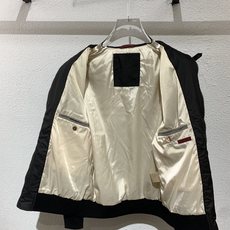 BC🏠男士秋冬新款轻薄棉服外套,官网同步发售!开模定制五金辅料、三标齐,内里薄棉填充,面料舒适柔软细腻、 BC🏠男士秋冬新款轻薄棉服外套,官网同步发售!开模定制五金辅料、三标齐,内里薄棉填充,面料舒适柔软细腻、