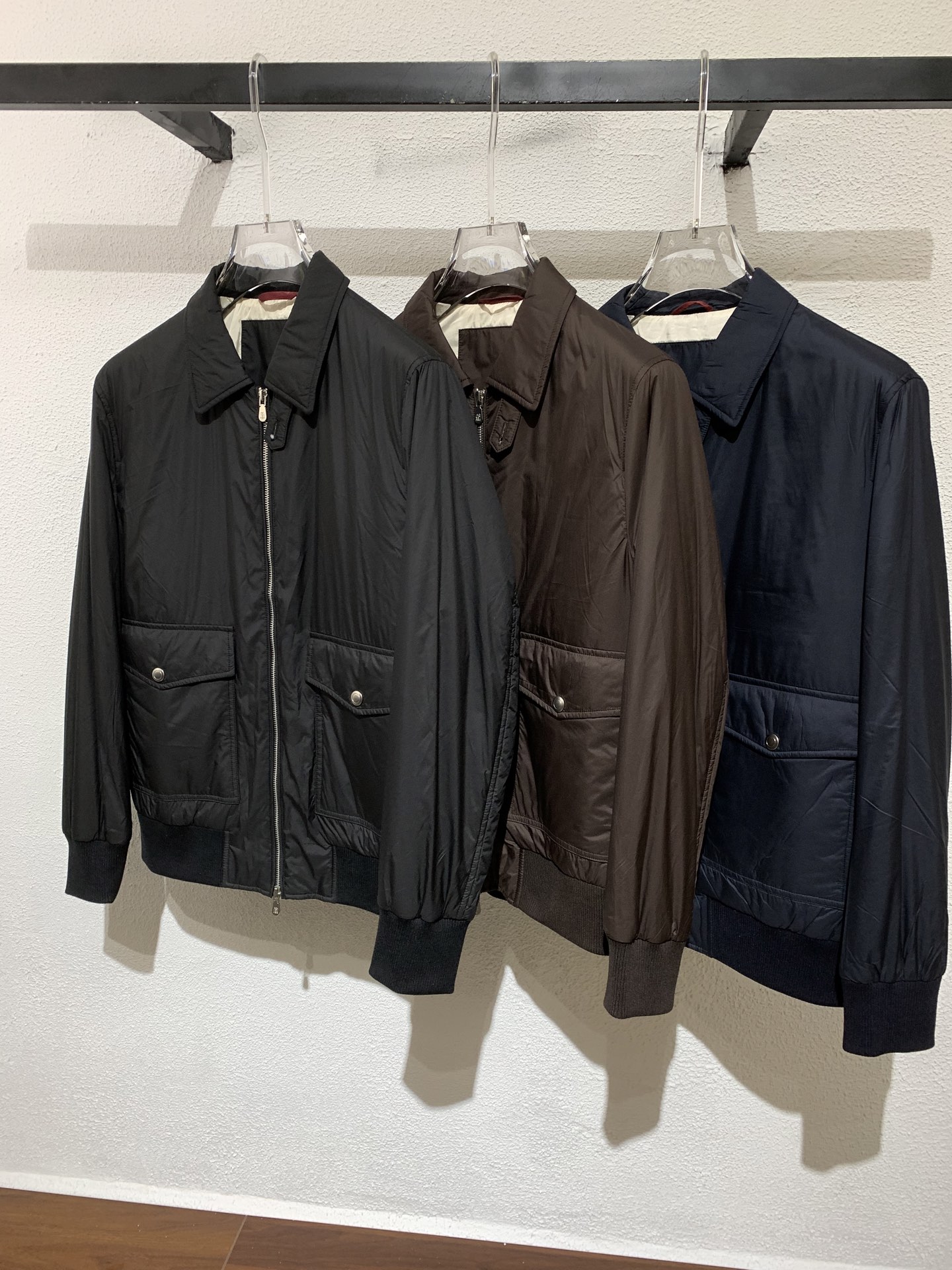 尺寸参考：M 肩宽45胸围108袖长63衣长66L 肩宽46胸围112袖长64衣长67XL 肩宽47胸围