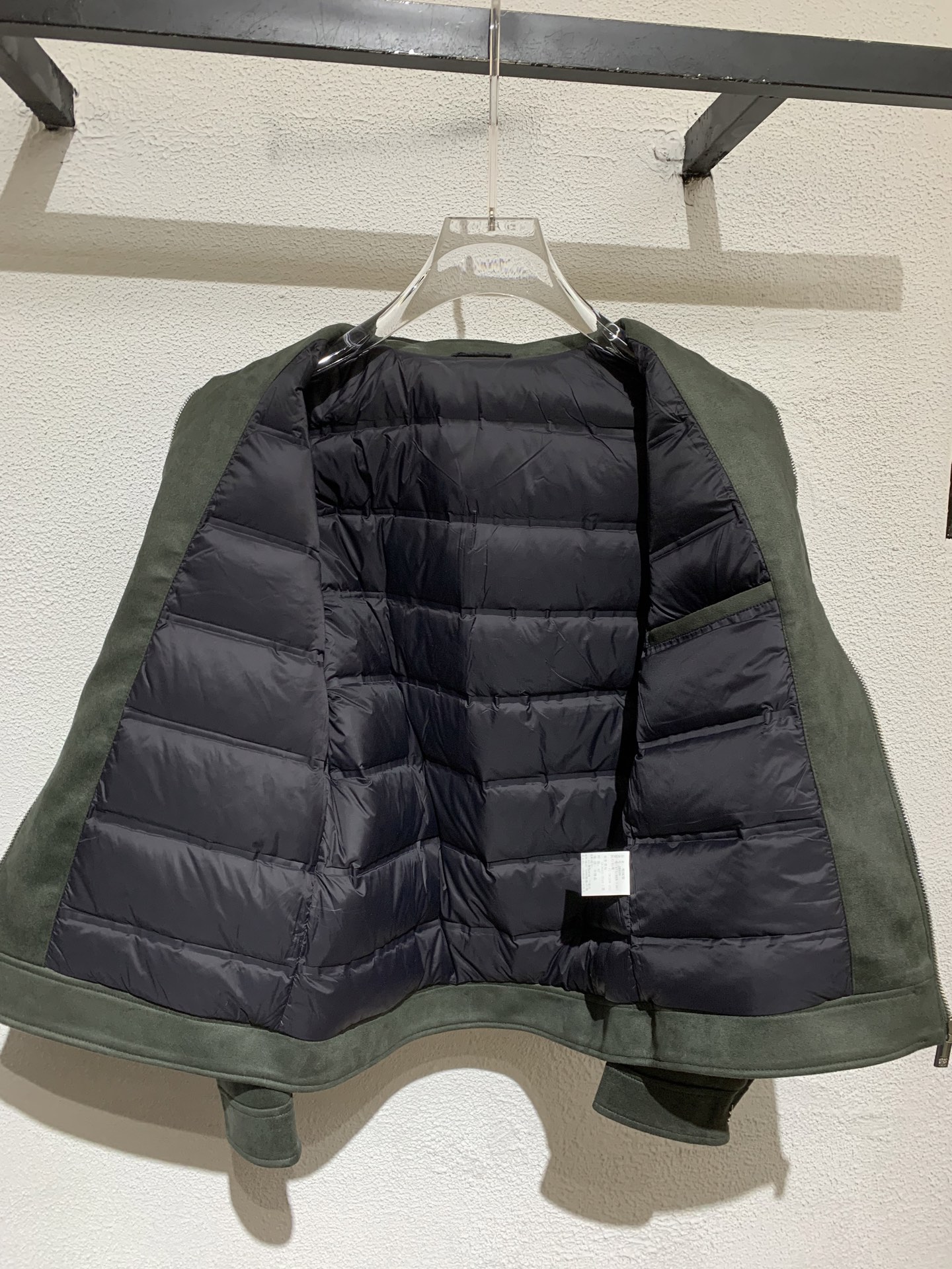 羽绒服 LW罗意*微🔥新款出品系列 男士轻奢高端细绒面绒翻领鹅绒外套，胸前刺绣logo点缀，简洁大方，百