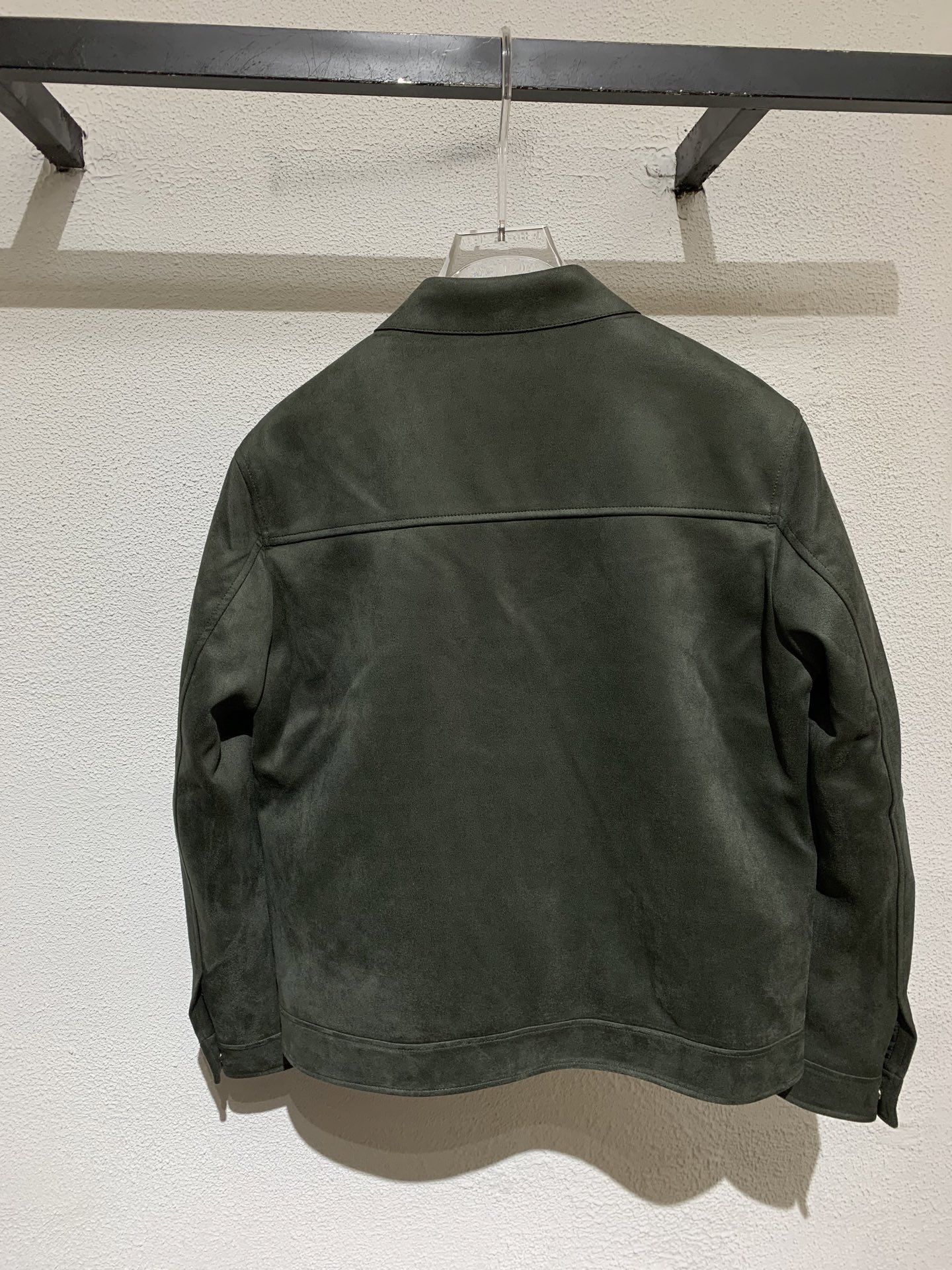 羽绒服 LW罗意*微🔥新款出品系列 男士轻奢高端细绒面绒翻领鹅绒外套，胸前刺绣logo点缀，简洁大方，百