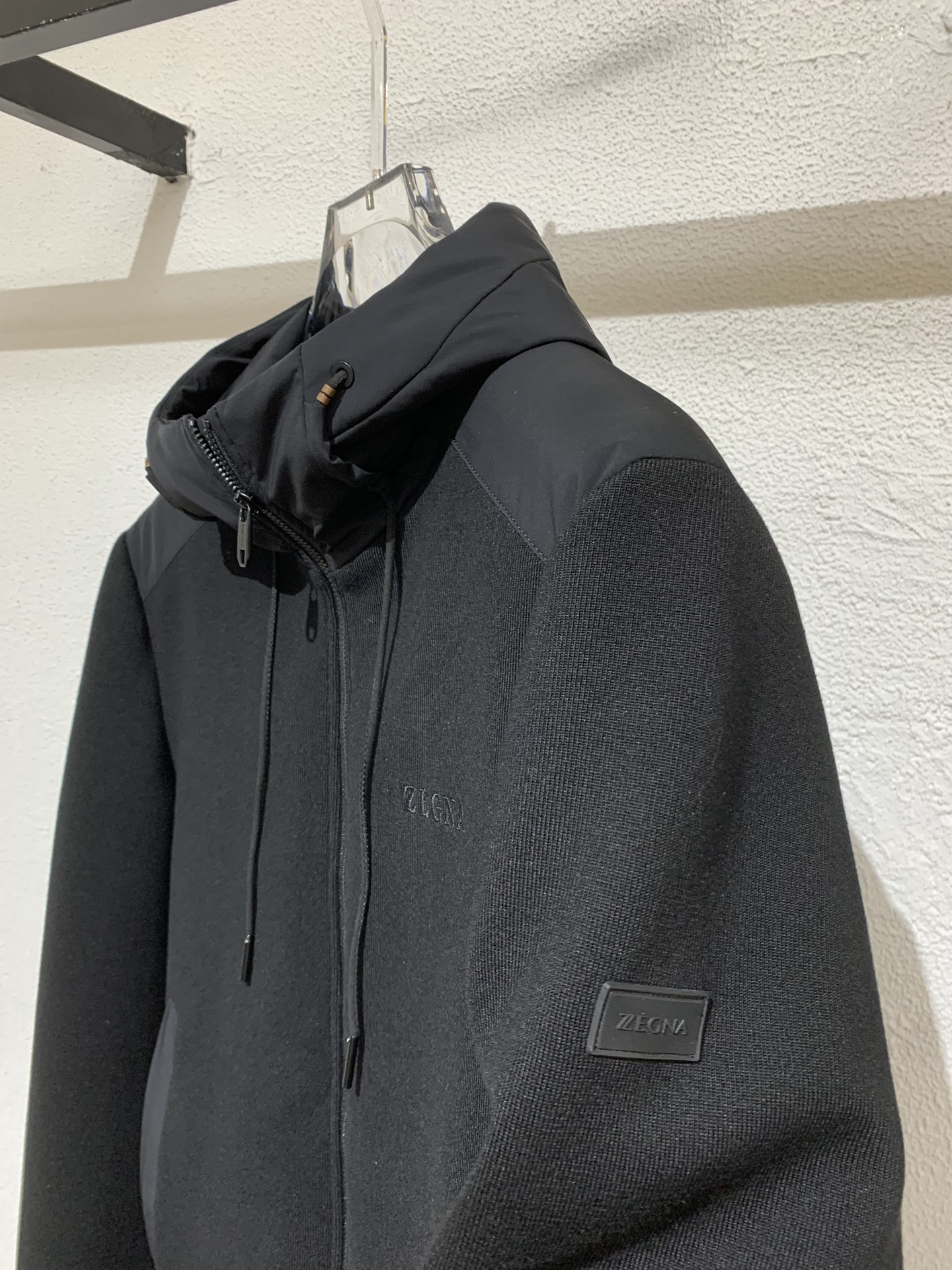 羽绒服 ZE/杰亚🏡男士新款连帽羽绒服外套，拼接面料设计～定制五金辅料，采用优质羊毛混纺面料，同时融合其