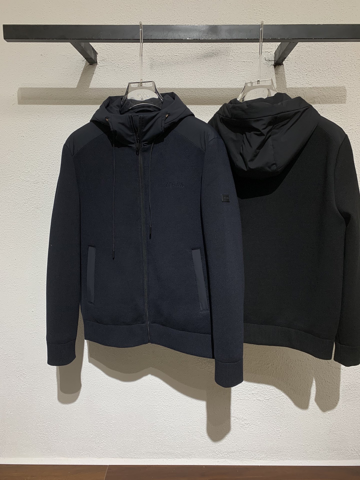 羽绒服 2个颜色