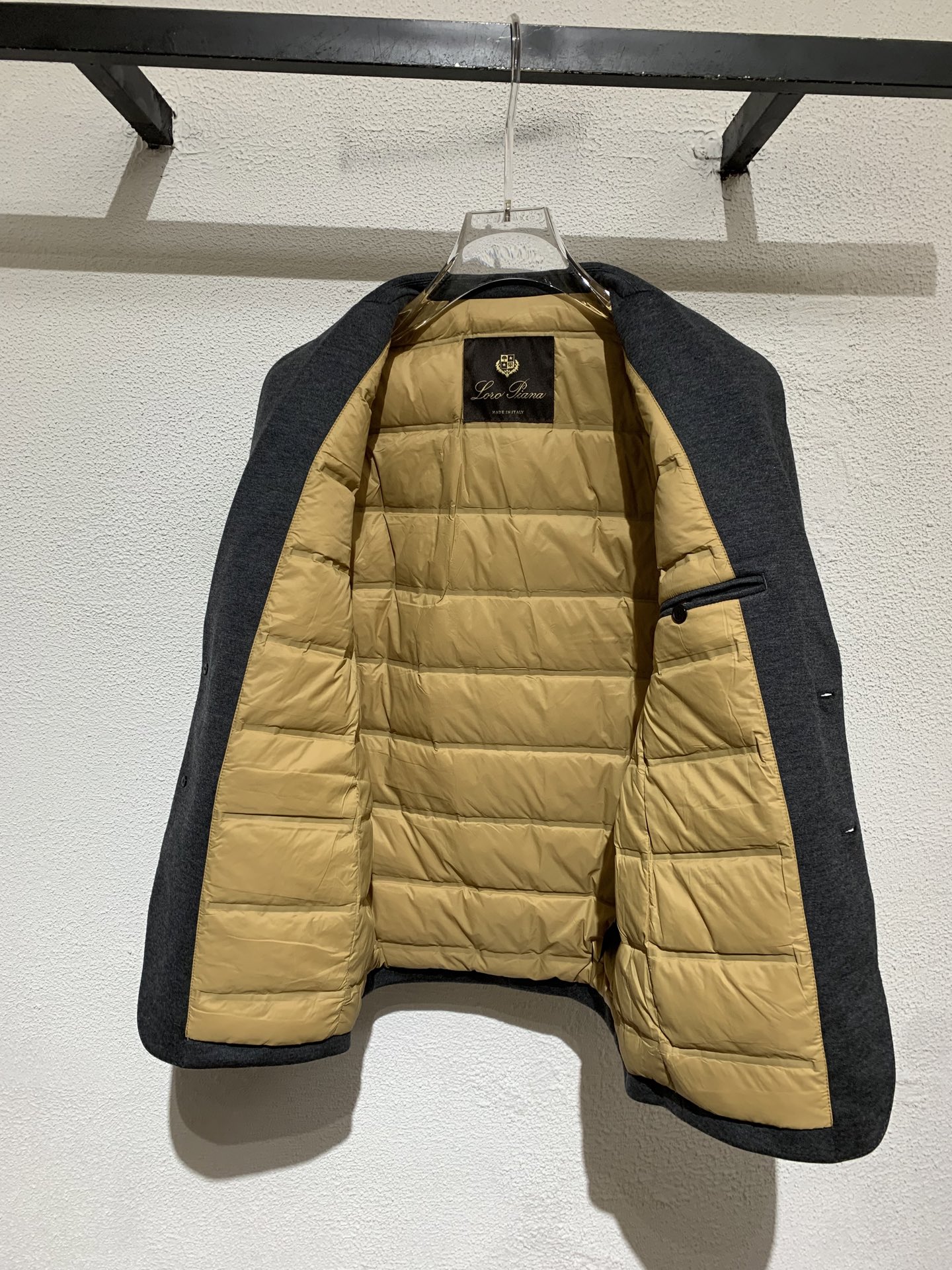 羽绒服 lP🆕&诺悠 翩雅🏡秋冬新款男士西装羽绒外套！高定面料 透气舒适度高，90%鹅绒填充、暖和度十足