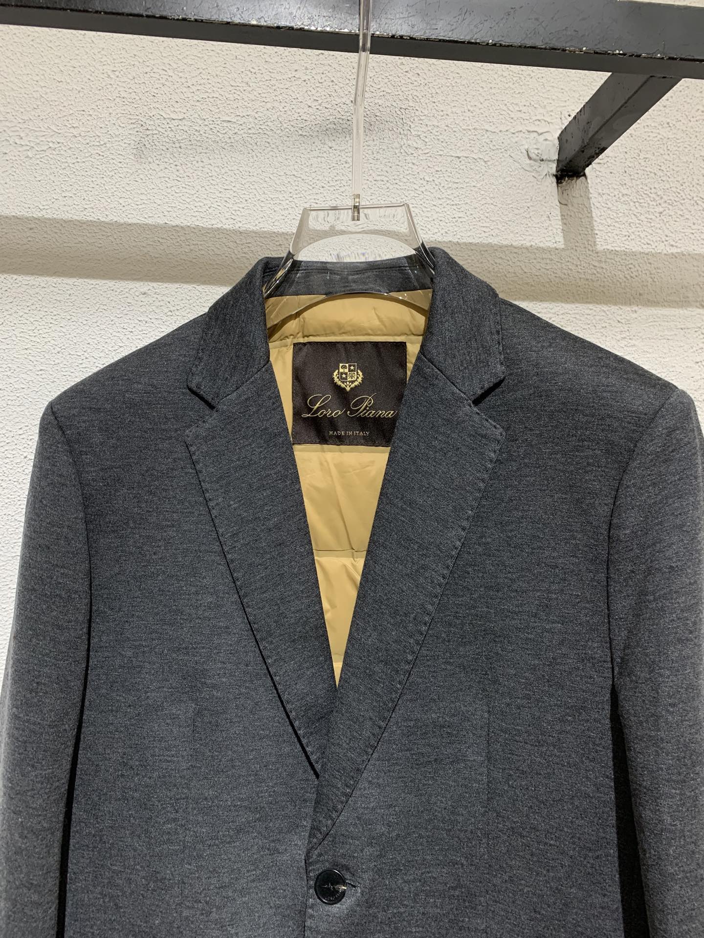 羽绒服 lP🆕&诺悠 翩雅🏡秋冬新款男士西装羽绒外套！高定面料 透气舒适度高，90%鹅绒填充、暖和度十足