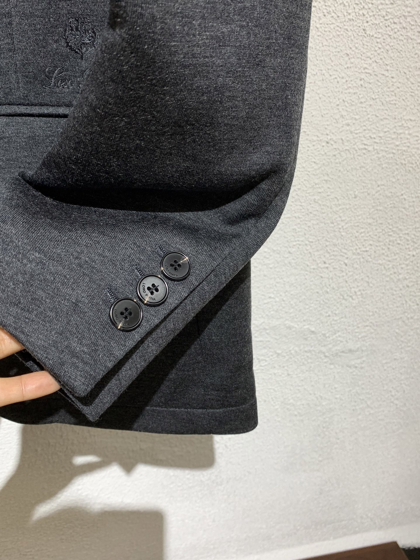 羽绒服 lP🆕&诺悠 翩雅🏡秋冬新款男士西装羽绒外套！高定面料 透气舒适度高，90%鹅绒填充、暖和度十足