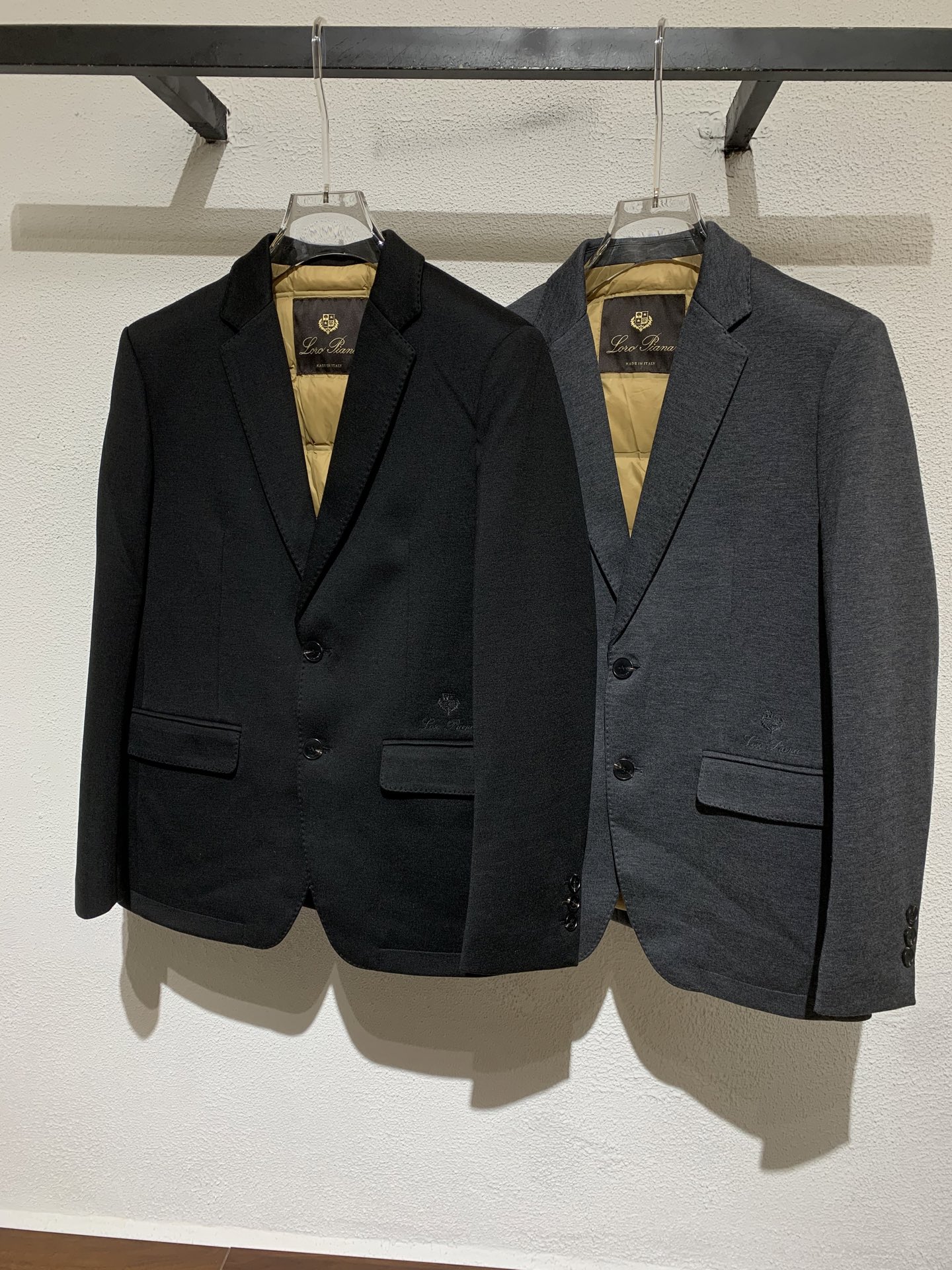 羽绒服 2个颜色