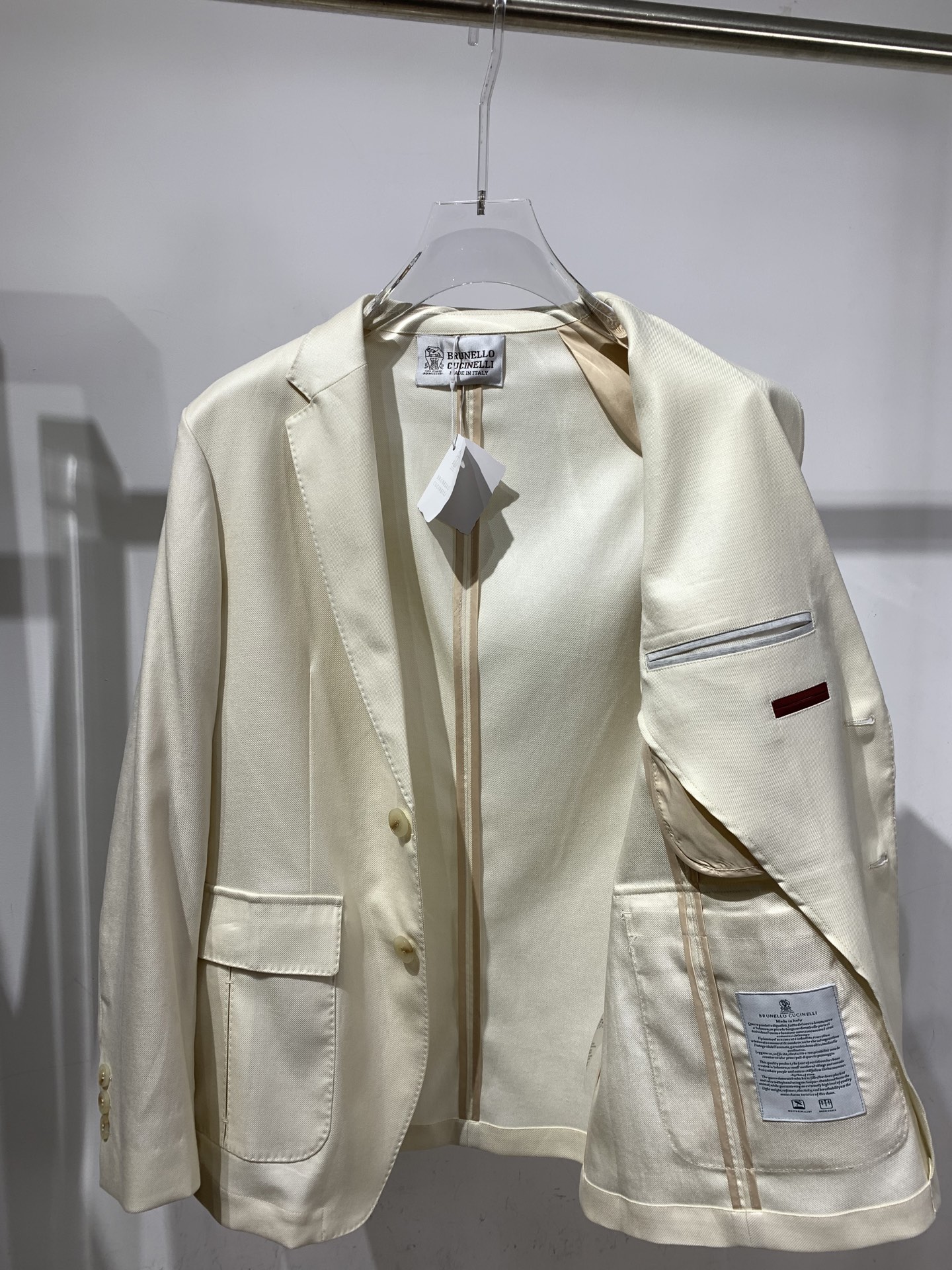 Bc老钱风🔥#2026 春装新款男士商务休闲西服，采用优质 莱赛尔纤维 亚麻 氨纶混纺面料，胸前logo