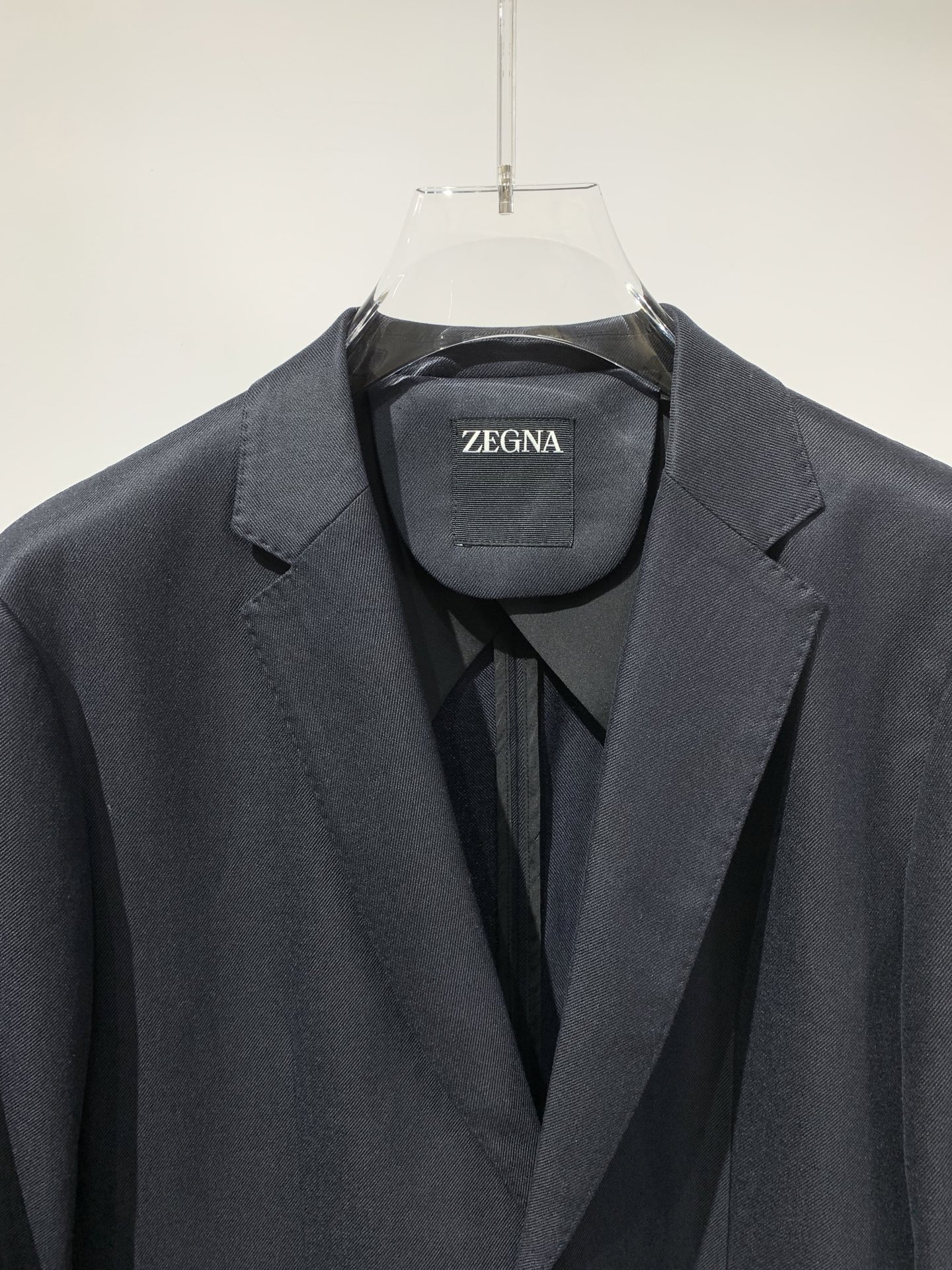 Zz杰尼 亚🔥#2026 春装新款男士商务休闲西服，采用优质 莱赛尔纤维 亚麻 氨纶混纺面料，胸前log