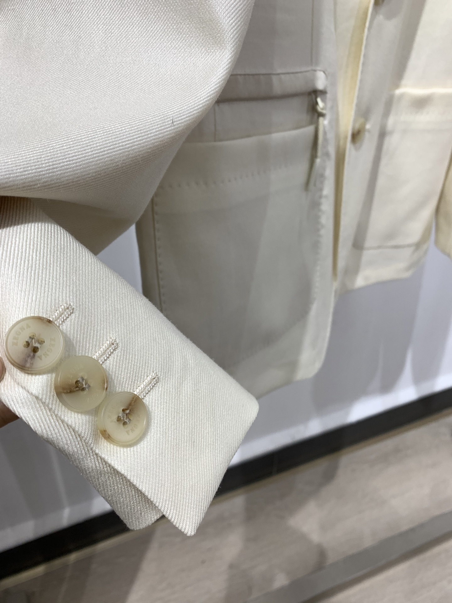 Zz杰尼 亚🔥#2026 春装新款男士商务休闲西服，采用优质 莱赛尔纤维 亚麻 氨纶混纺面料，胸前log