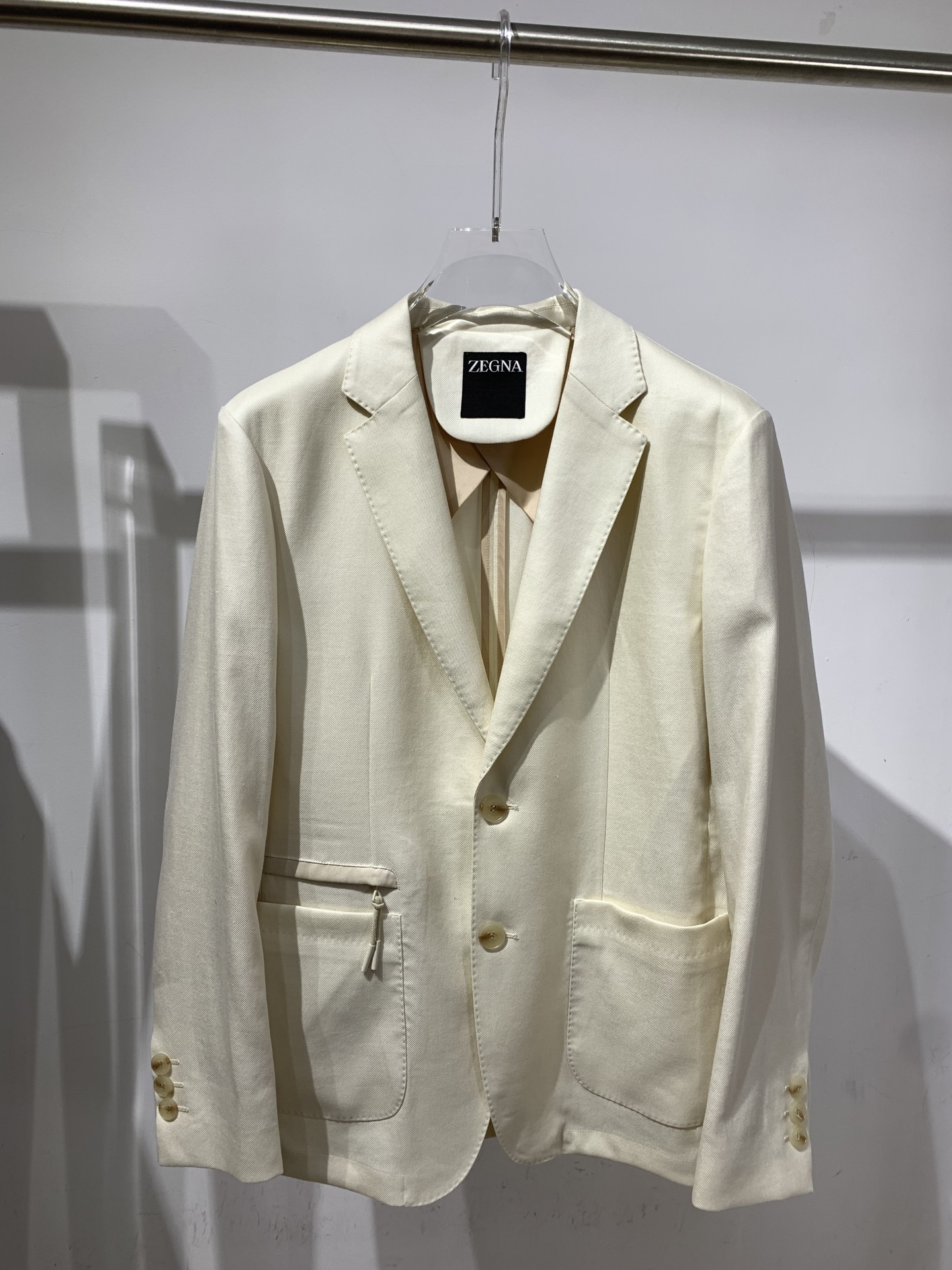 Zz杰尼 亚🔥#2026 春装新款男士商务休闲西服，采用优质 莱赛尔纤维 亚麻 氨纶混纺面料，胸前log