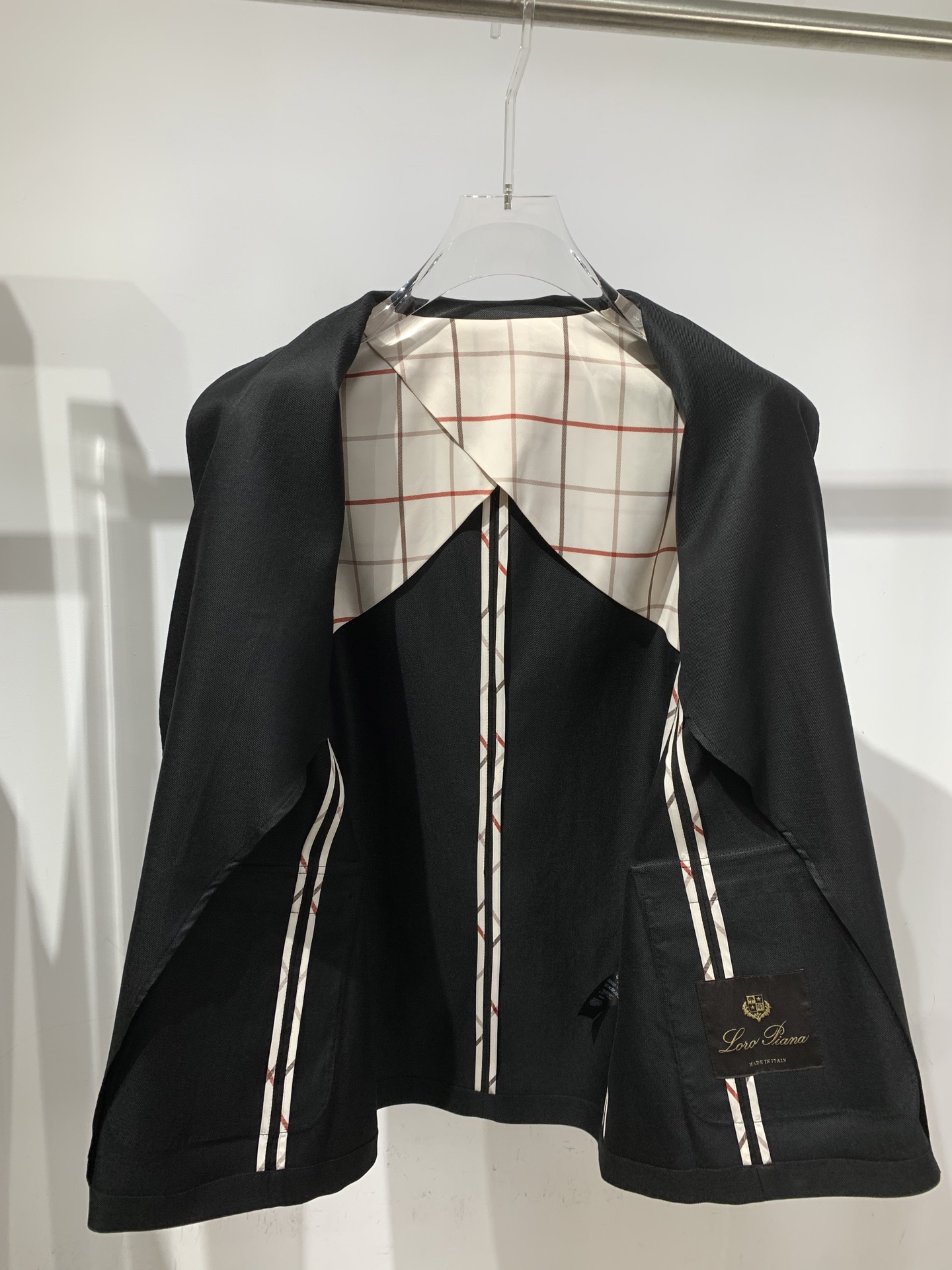 Loro Piana诺悠 翩雅🔥#2026 春装新款男士商务休闲西服，采用优质 莱赛尔纤维 亚麻 氨纶混