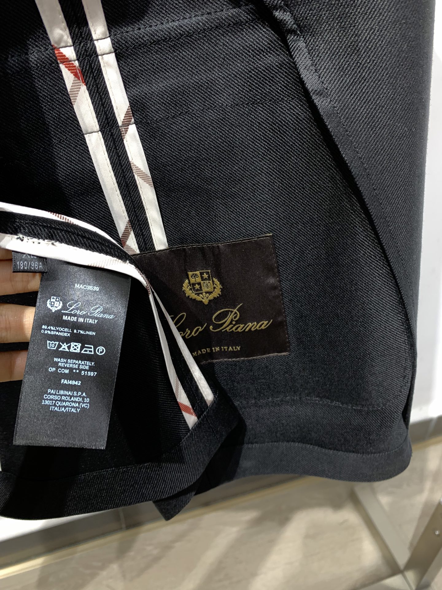 Loro Piana诺悠 翩雅🔥#2026 春装新款男士商务休闲西服，采用优质 莱赛尔纤维 亚麻 氨纶混