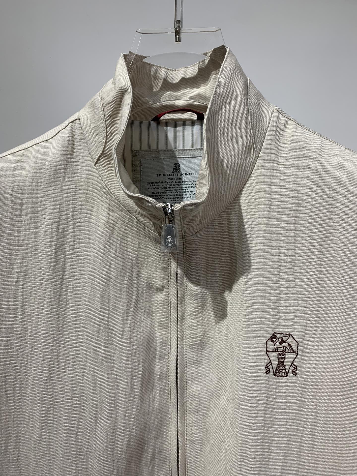 BC🏠#2026春款 老钱风男士立领外套 采用优质 莱赛尔纤维 尼龙 再生纤维混纺面料，手感舒适 胸前刺