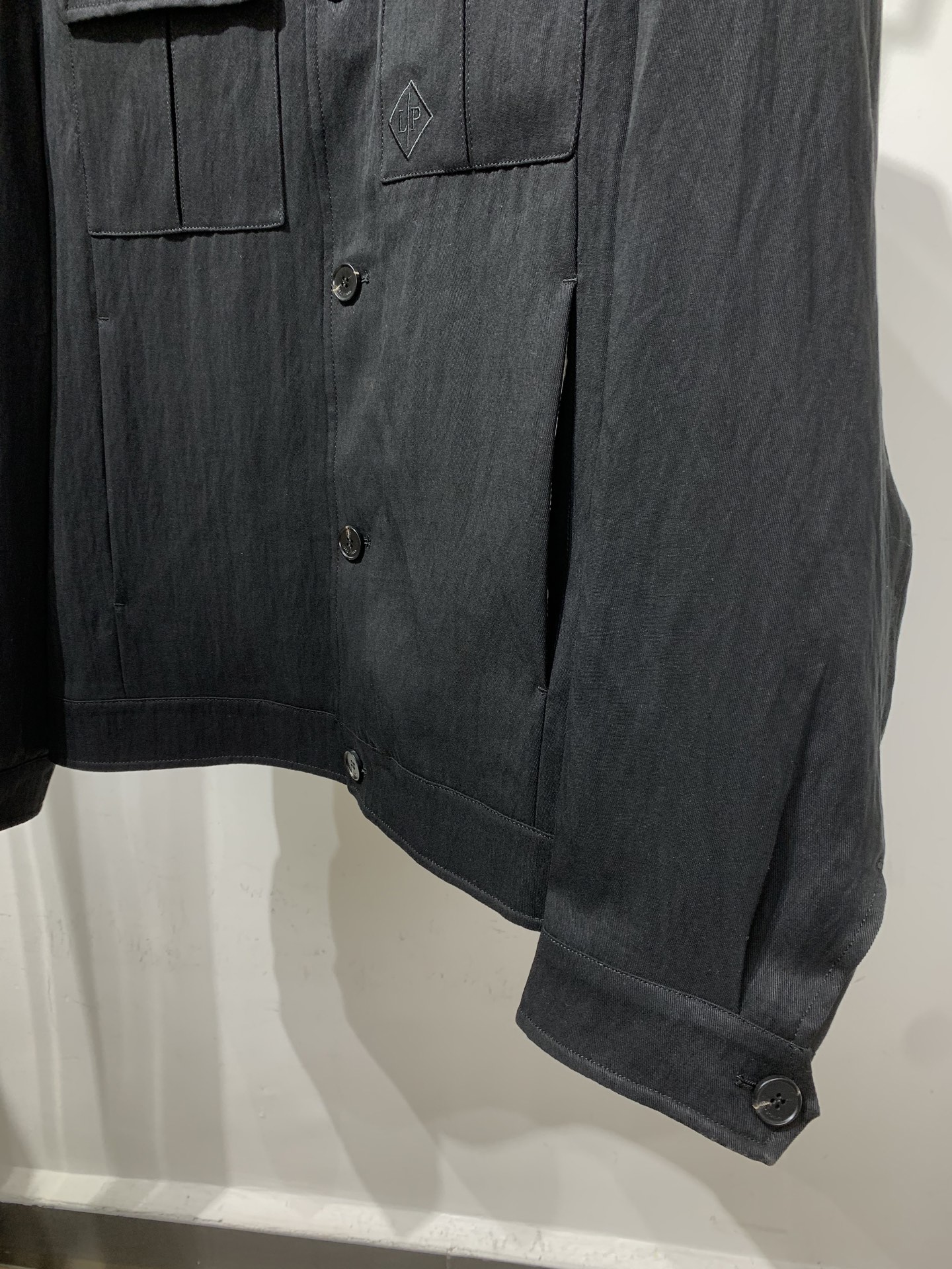 Loro Piana&诺悠 翩雅🔥#2026春款 男士翻领外套 采用优质定制面料 透气舒适度高，细节无可