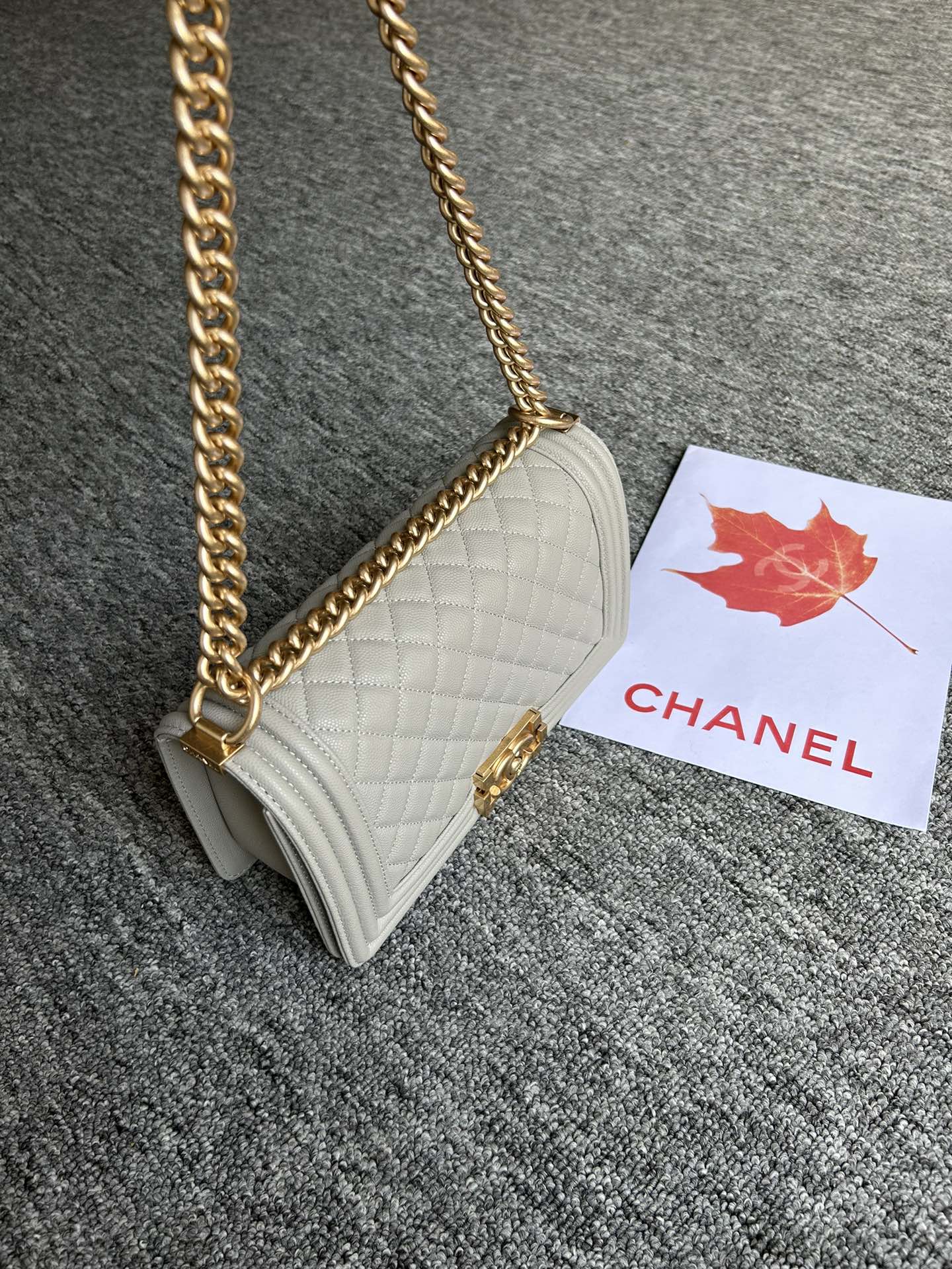 V格细球纹Chanel18秋冬爆款67086leboy系列V格进口细球纹小牛皮实物颜色非常漂亮原厂进口2