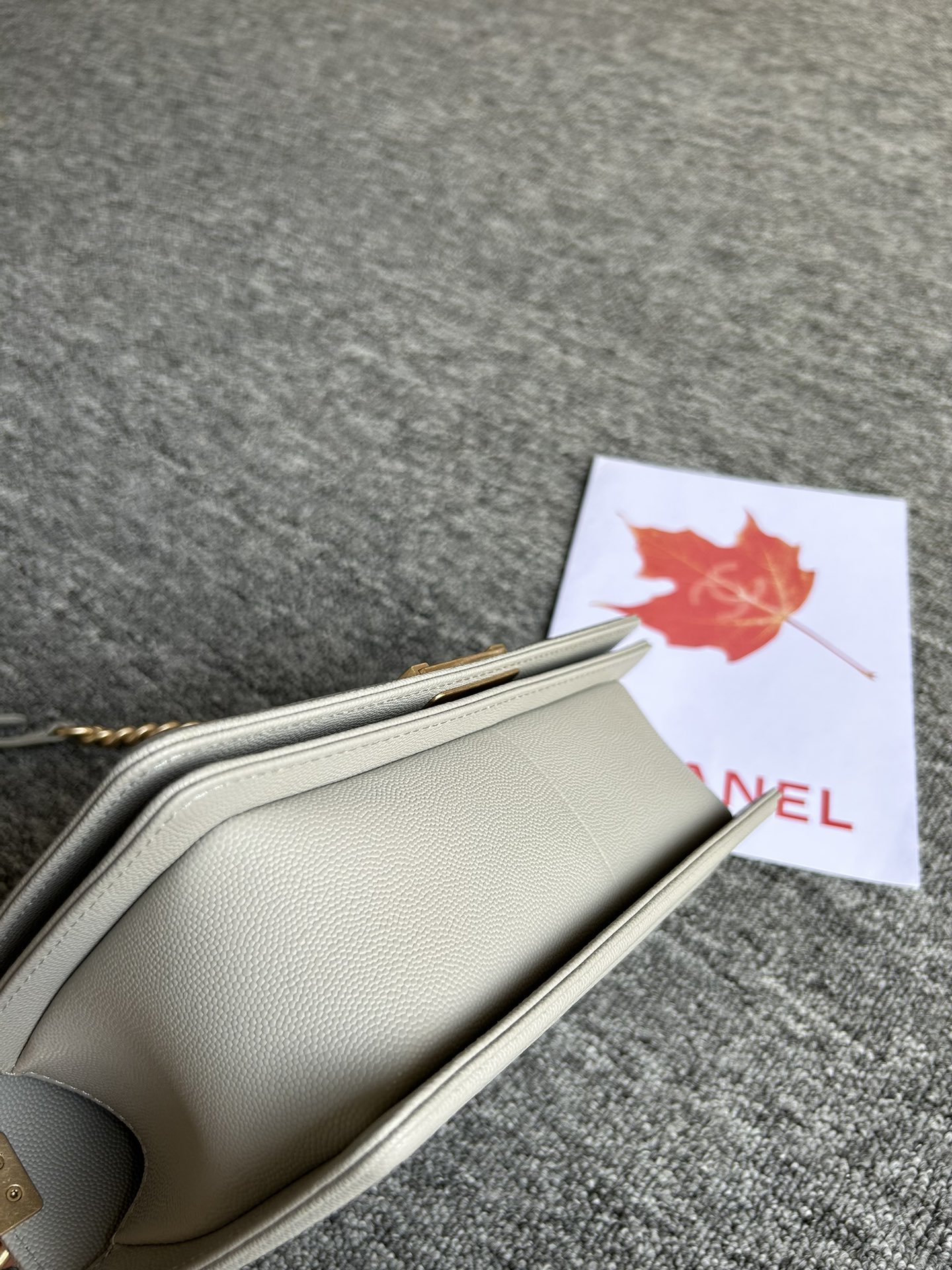 V格细球纹Chanel18秋冬爆款67086leboy系列V格进口细球纹小牛皮实物颜色非常漂亮原厂进口2