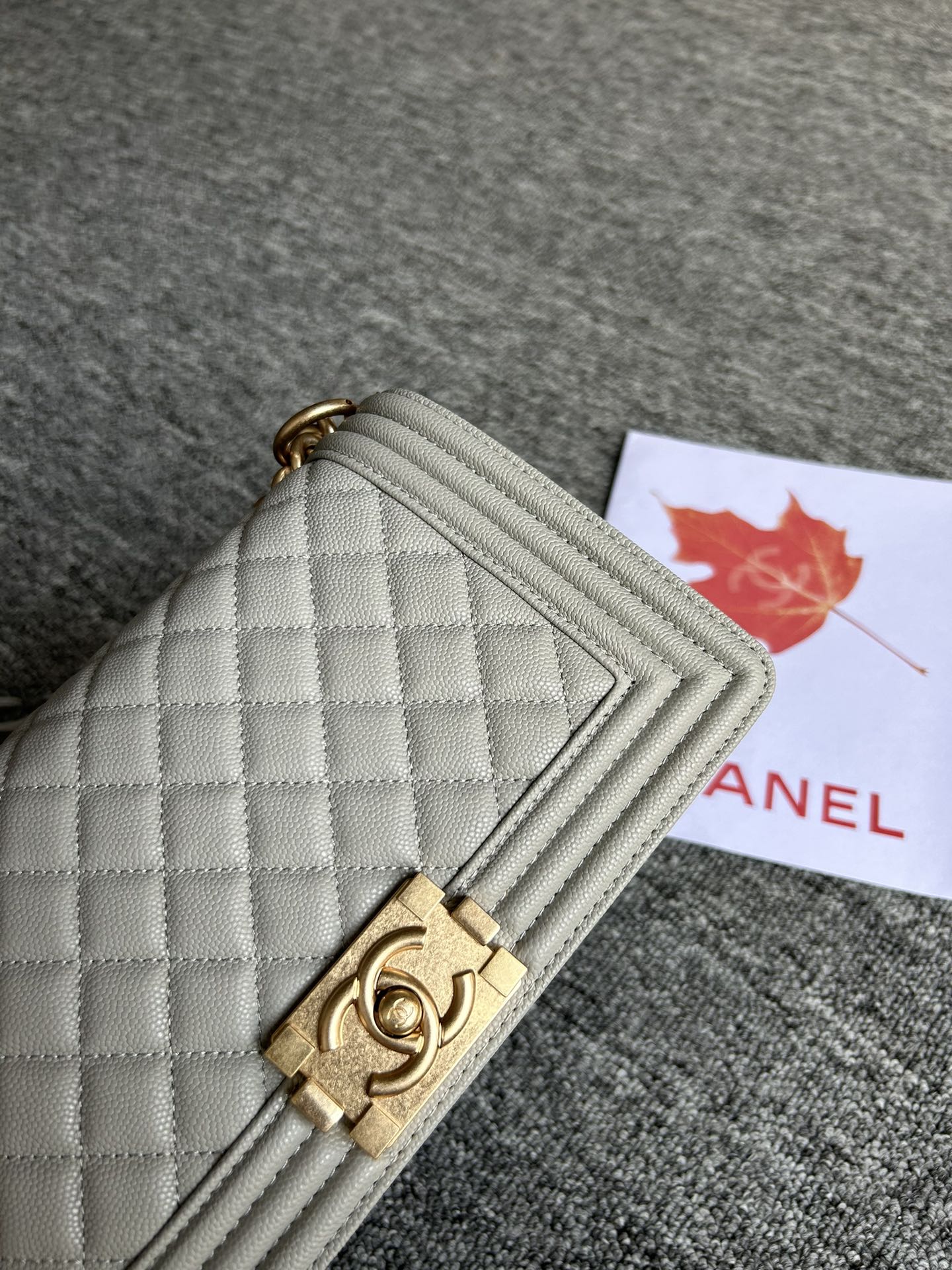 V格细球纹Chanel18秋冬爆款67086leboy系列V格进口细球纹小牛皮实物颜色非常漂亮原厂进口2