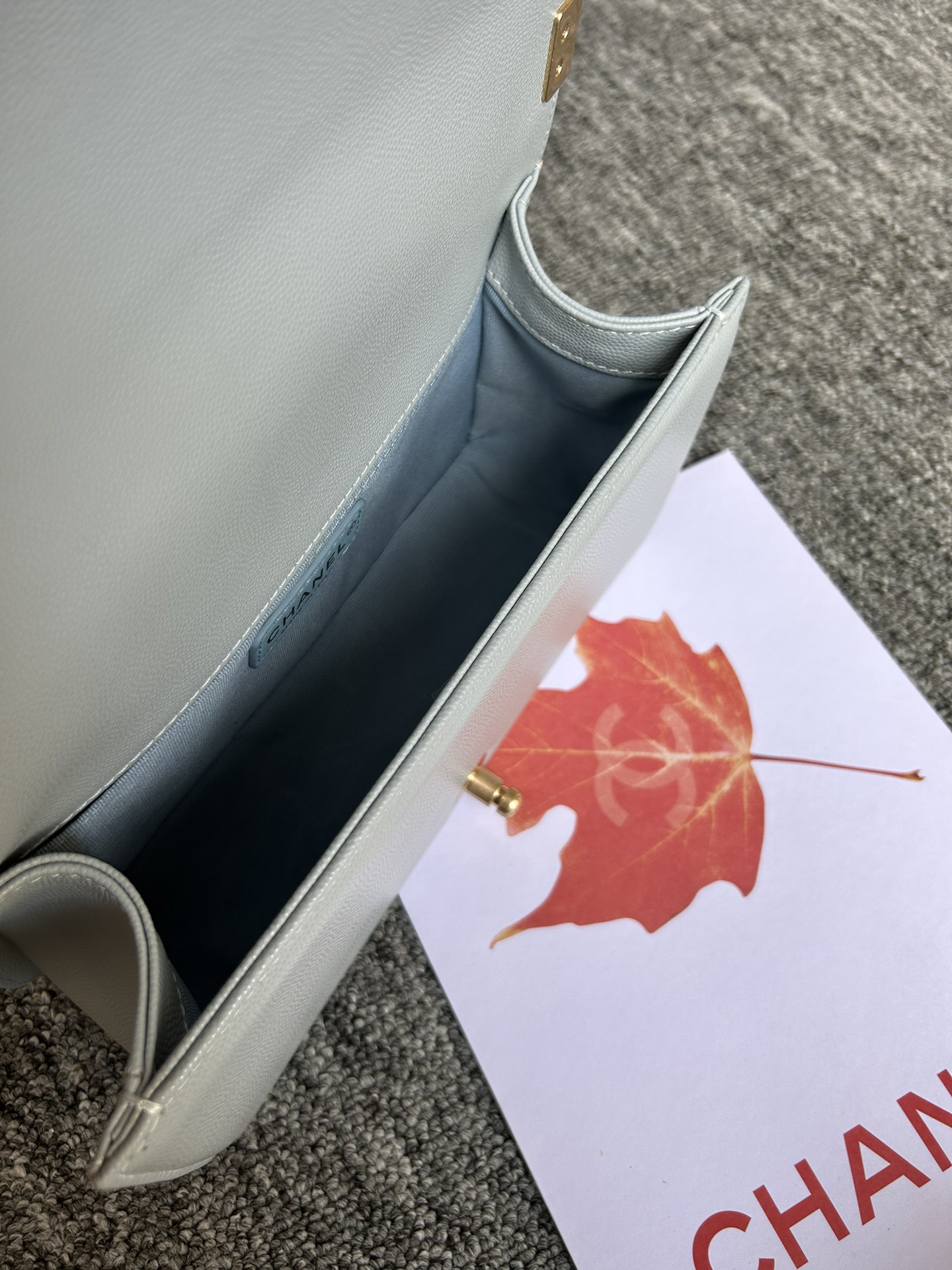 V格细球纹Chanel18秋冬爆款67086leboy系列V格进口细球纹小牛皮实物颜色非常漂亮原厂进口2