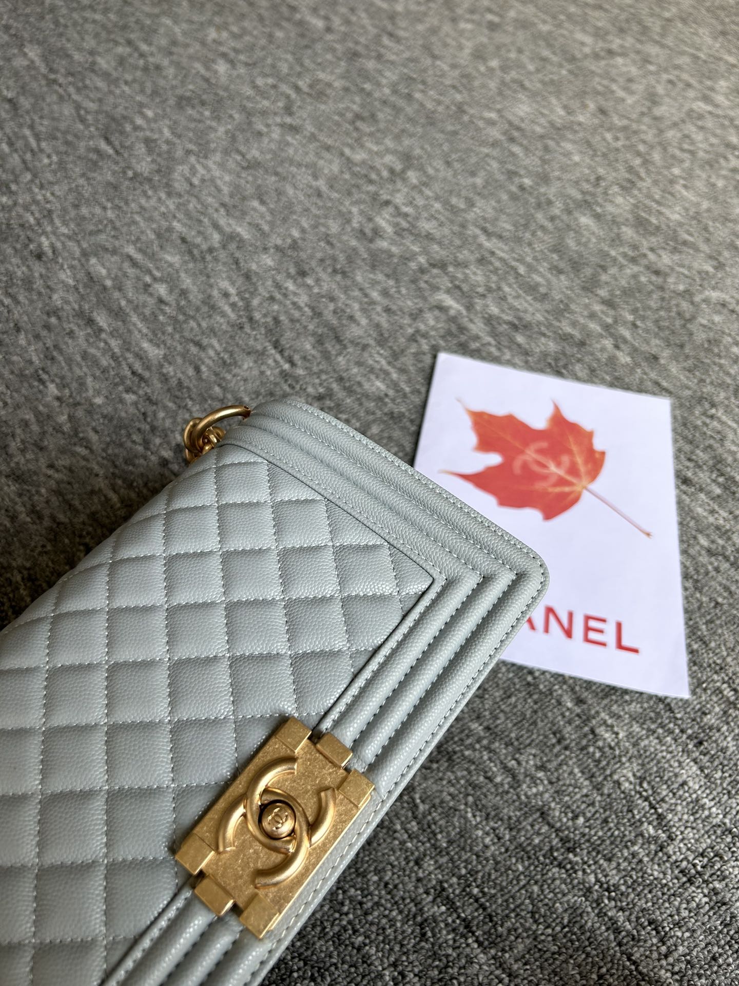 V格细球纹Chanel18秋冬爆款67086leboy系列V格进口细球纹小牛皮实物颜色非常漂亮原厂进口2