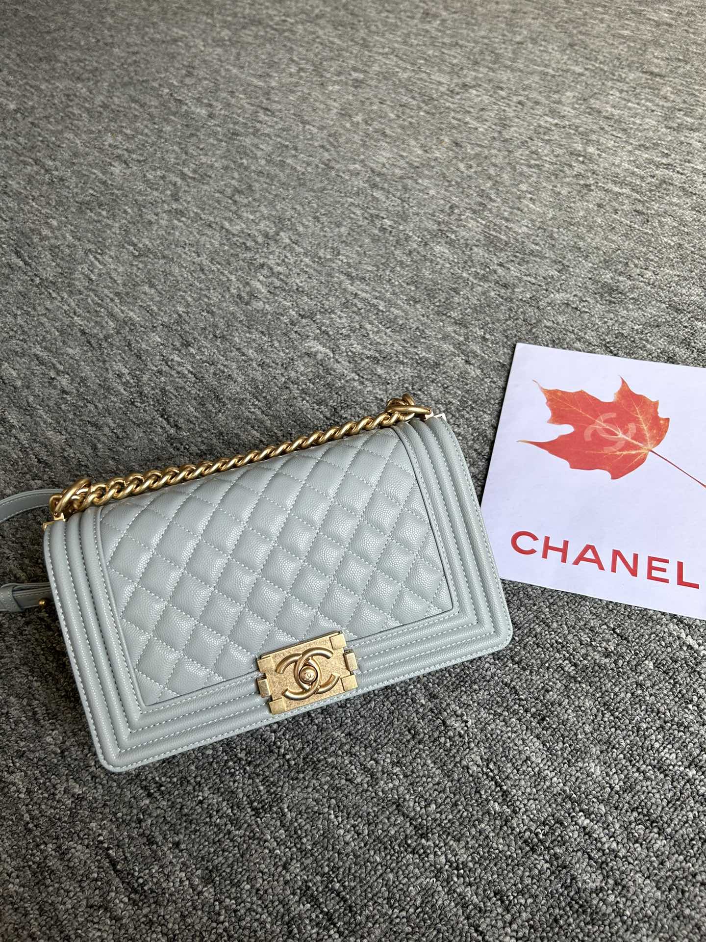 V格细球纹Chanel18秋冬爆款67086leboy系列V格进口细球纹小牛皮实物颜色非常漂亮原厂进口2
