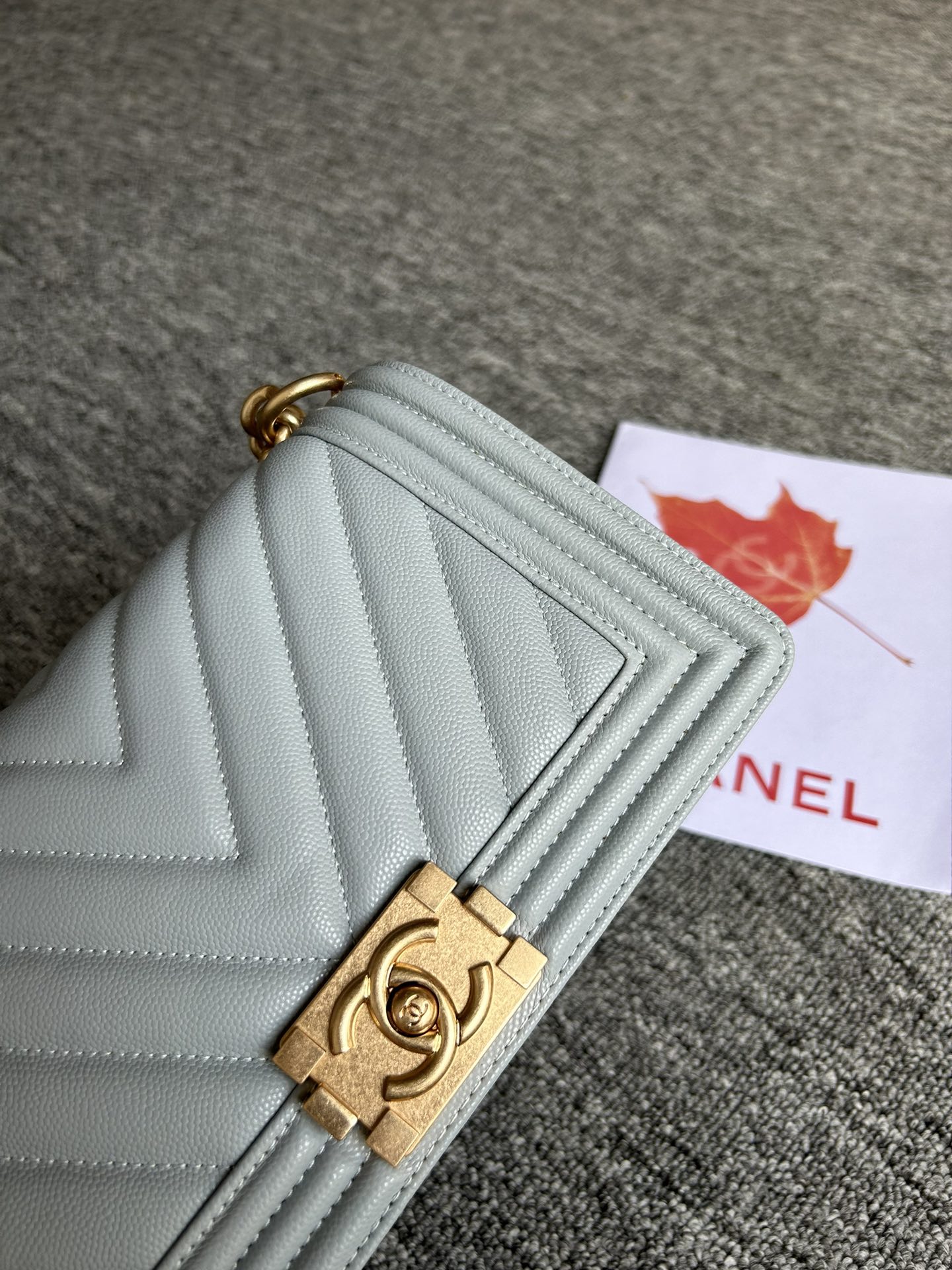 V格细球纹Chanel18秋冬爆款67086leboy系列V格进口细球纹小牛皮实物颜色非常漂亮原厂进口2