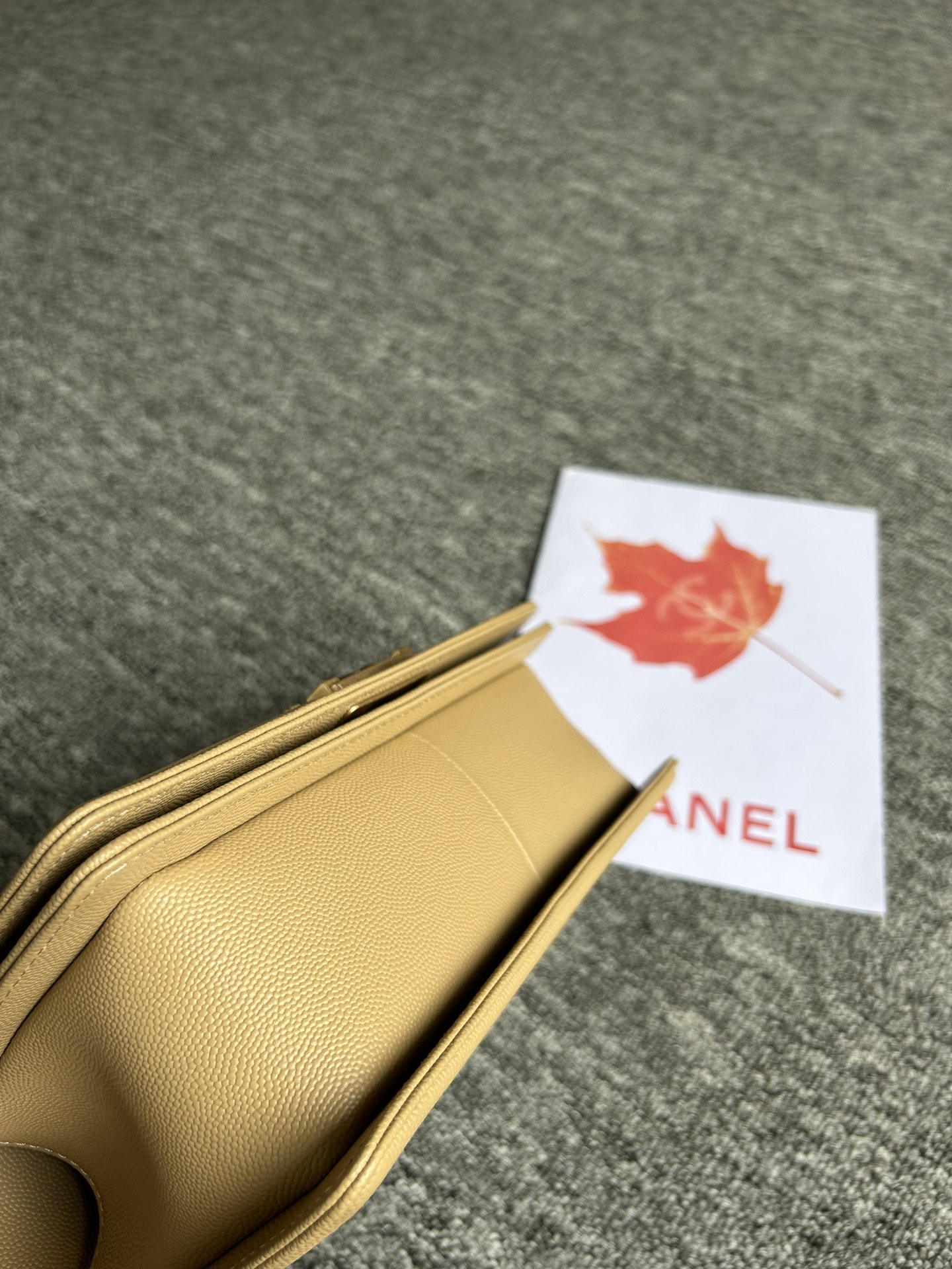 V格细球纹Chanel18秋冬爆款67086leboy系列V格进口细球纹小牛皮实物颜色非常漂亮原厂进口2