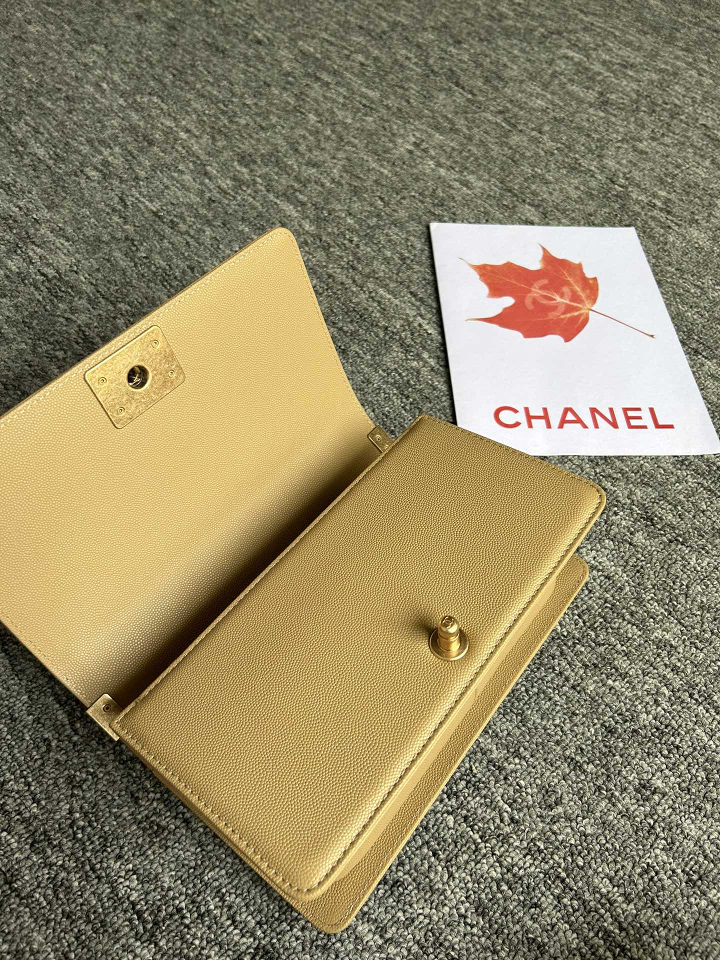 V格细球纹Chanel18秋冬爆款67086leboy系列V格进口细球纹小牛皮实物颜色非常漂亮原厂进口2