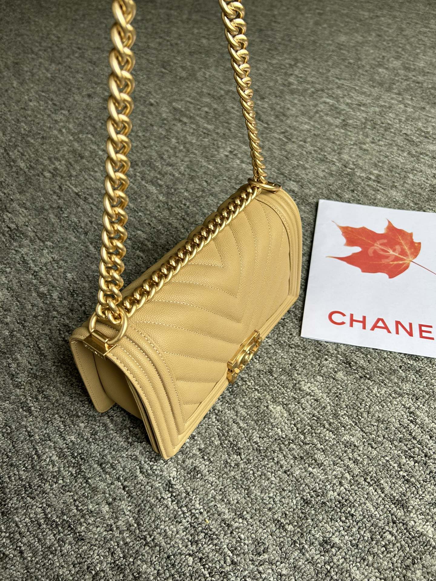 V格细球纹Chanel18秋冬爆款67086leboy系列V格进口细球纹小牛皮实物颜色非常漂亮原厂进口2