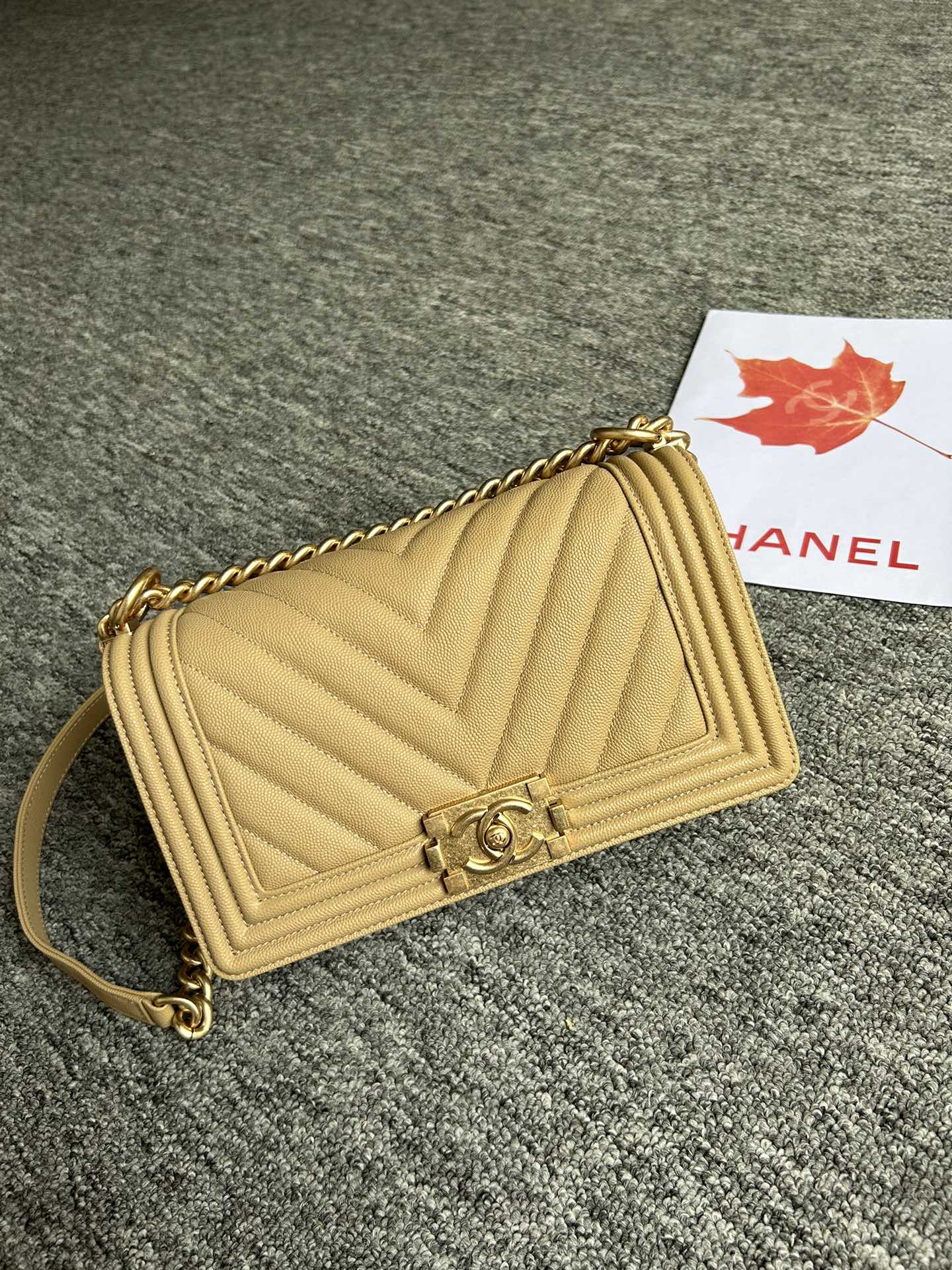 V格细球纹Chanel18秋冬爆款67086leboy系列V格进口细球纹小牛皮实物颜色非常漂亮原厂进口2