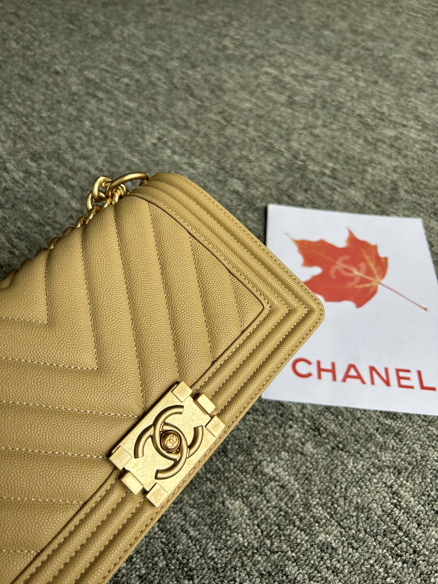 V格细球纹Chanel18秋冬爆款67086leboy系列V格进口细球纹小牛皮实物颜色非常漂亮原厂进口2