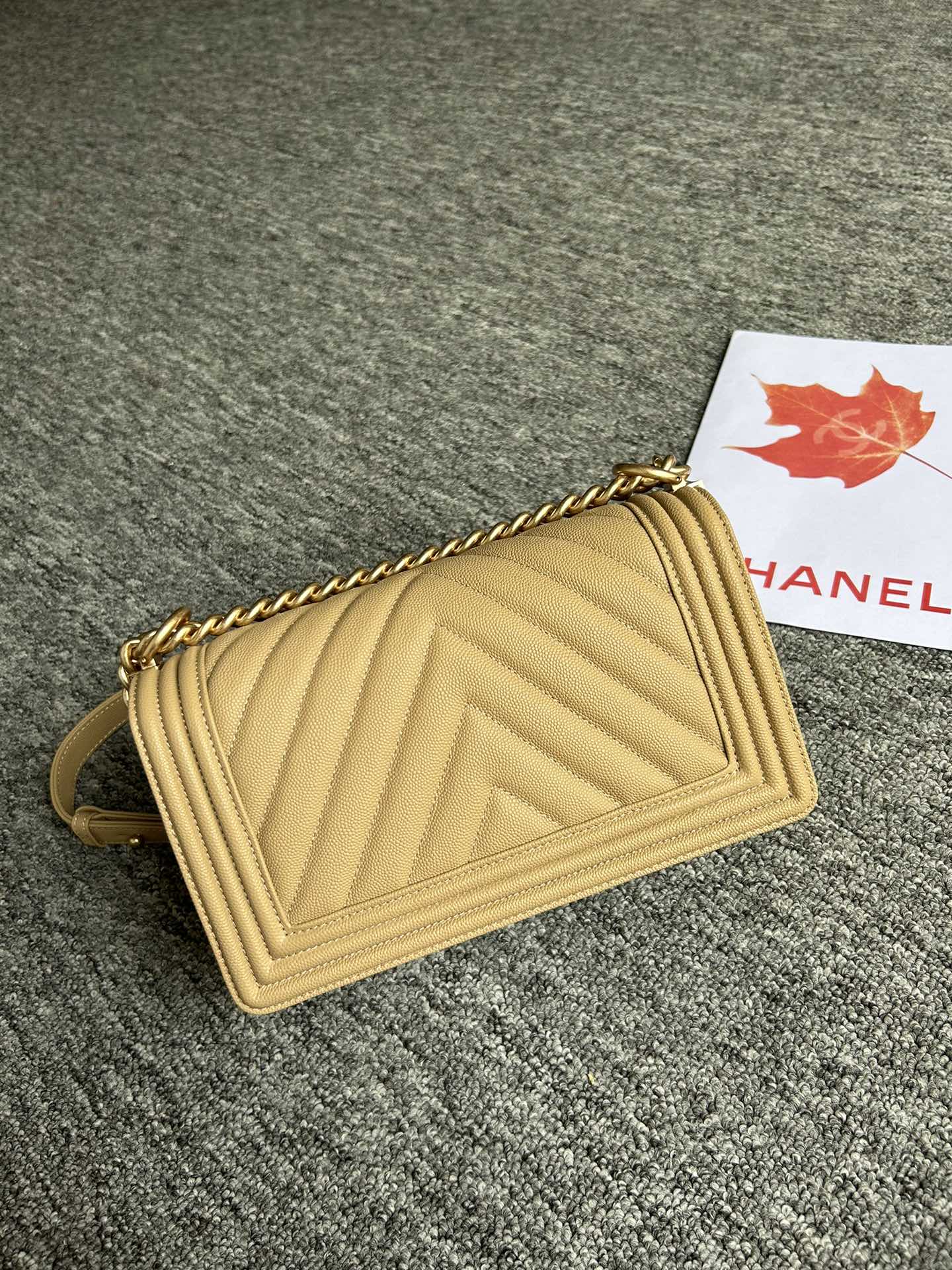 V格细球纹Chanel18秋冬爆款67086leboy系列V格进口细球纹小牛皮实物颜色非常漂亮原厂进口2