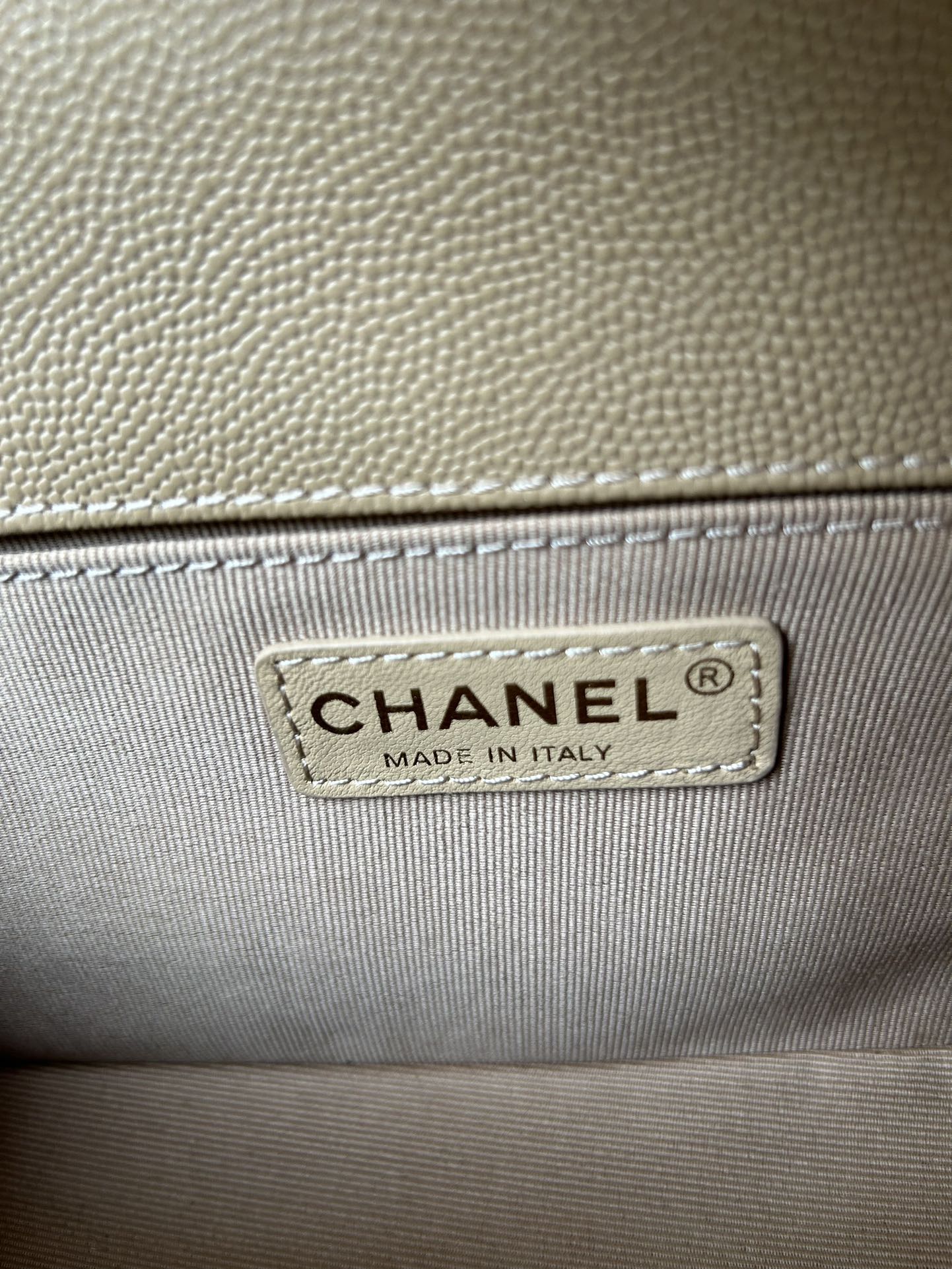 V格细球纹Chanel18秋冬爆款67086leboy系列V格进口细球纹小牛皮实物颜色非常漂亮原厂进口2