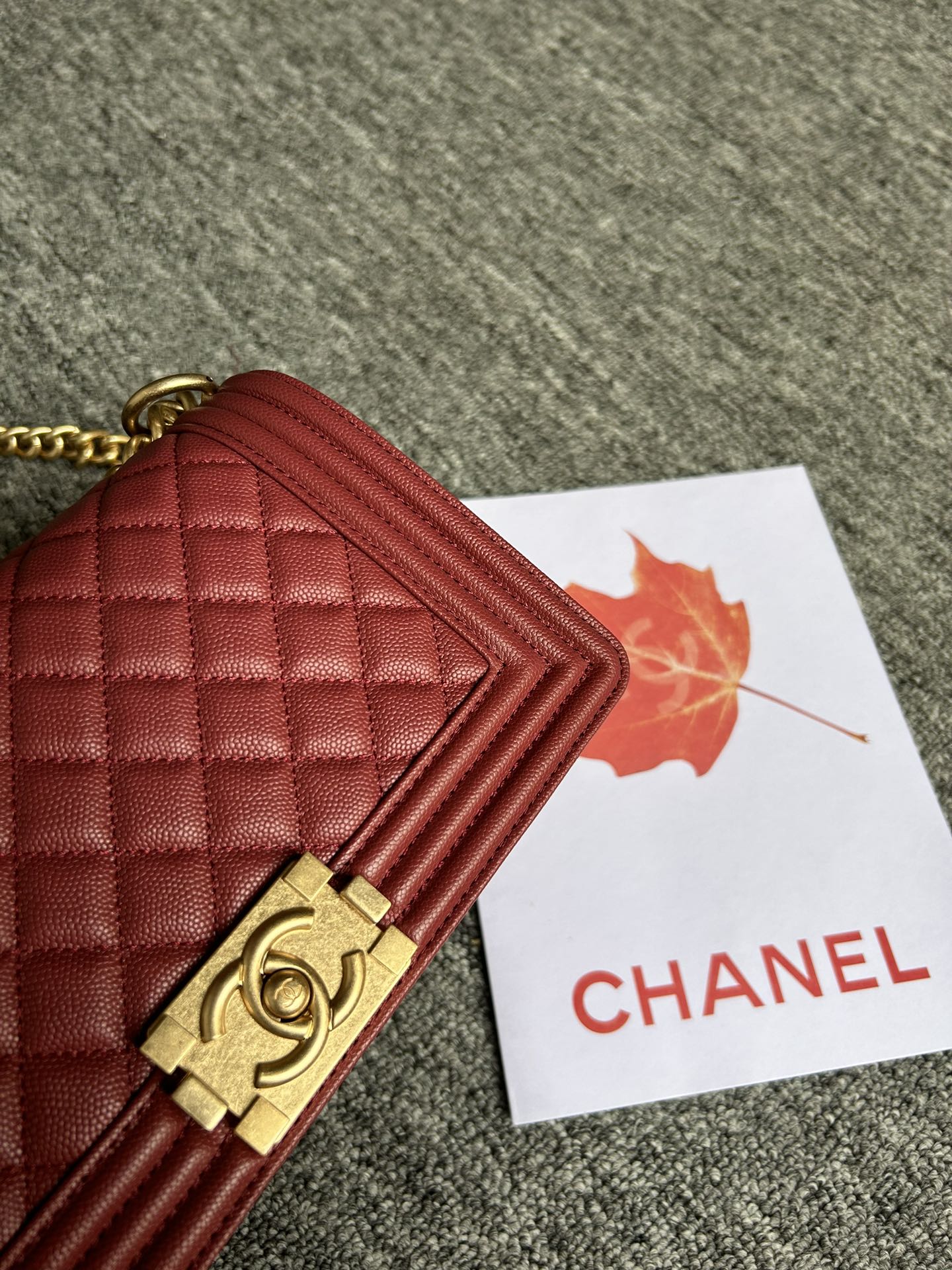 V格细球纹Chanel18秋冬爆款67086leboy系列V格进口细球纹小牛皮实物颜色非常漂亮原厂进口2