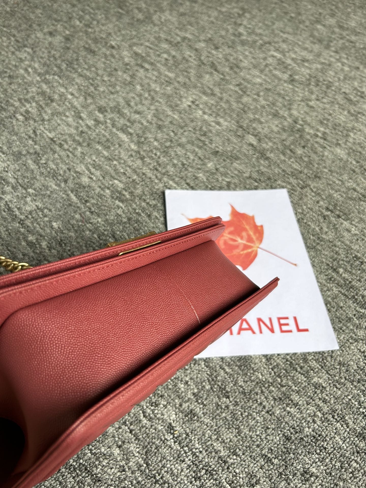 V格细球纹Chanel18秋冬爆款67086leboy系列V格进口细球纹小牛皮实物颜色非常漂亮原厂进口2