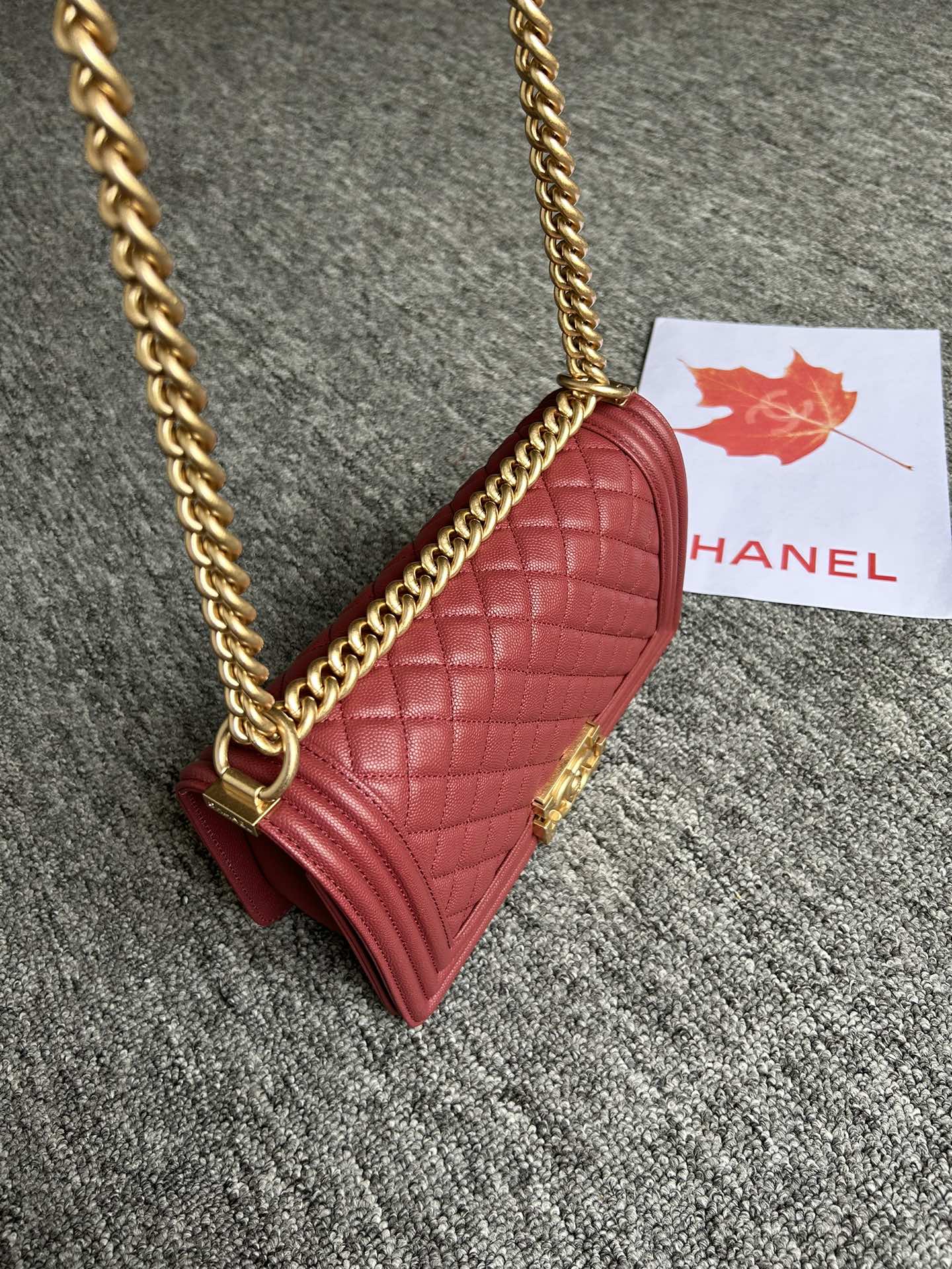 V格细球纹Chanel18秋冬爆款67086leboy系列V格进口细球纹小牛皮实物颜色非常漂亮原厂进口2