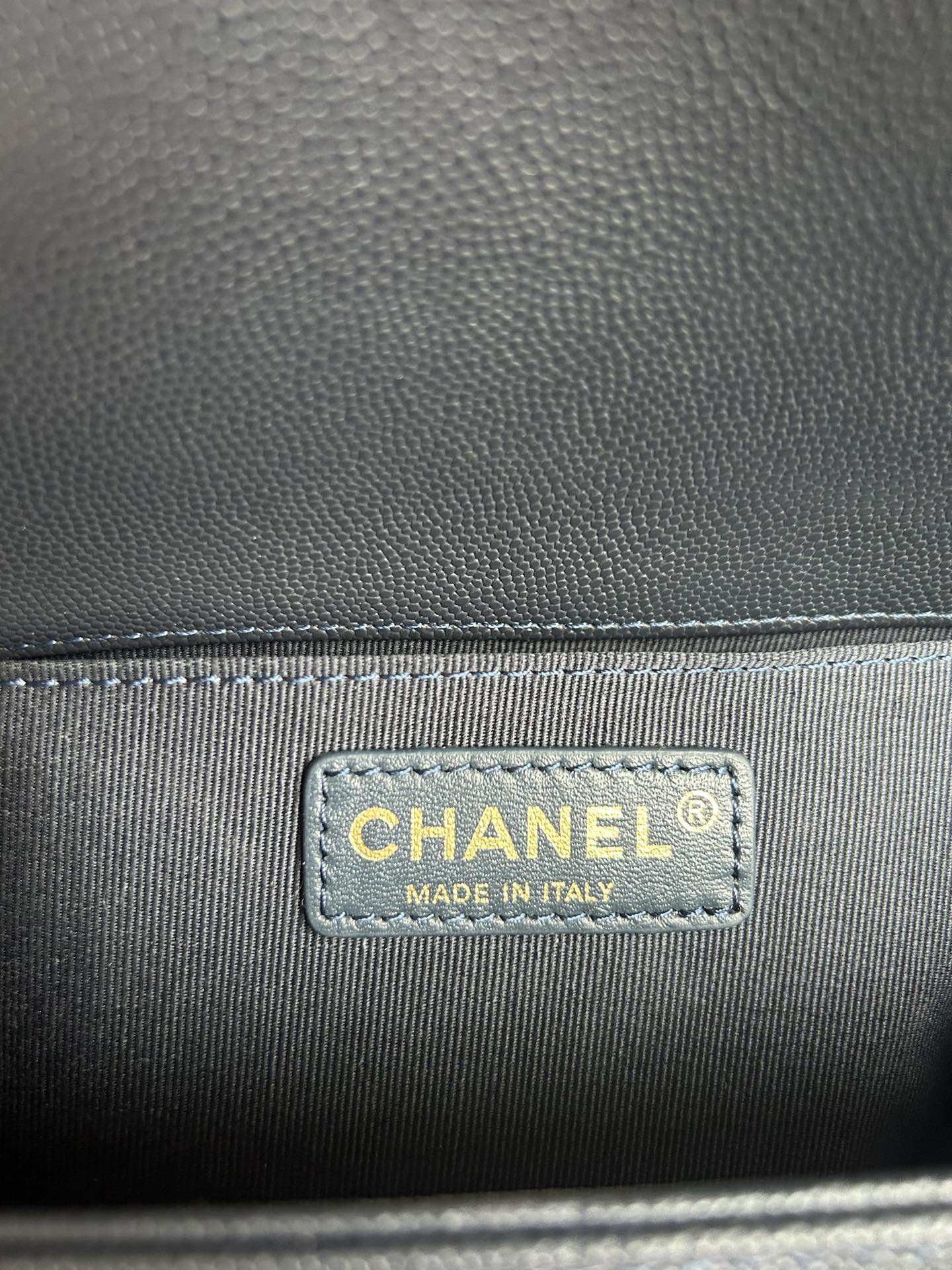 V格细球纹Chanel18秋冬爆款67086leboy系列V格进口细球纹小牛皮实物颜色非常漂亮原厂进口2
