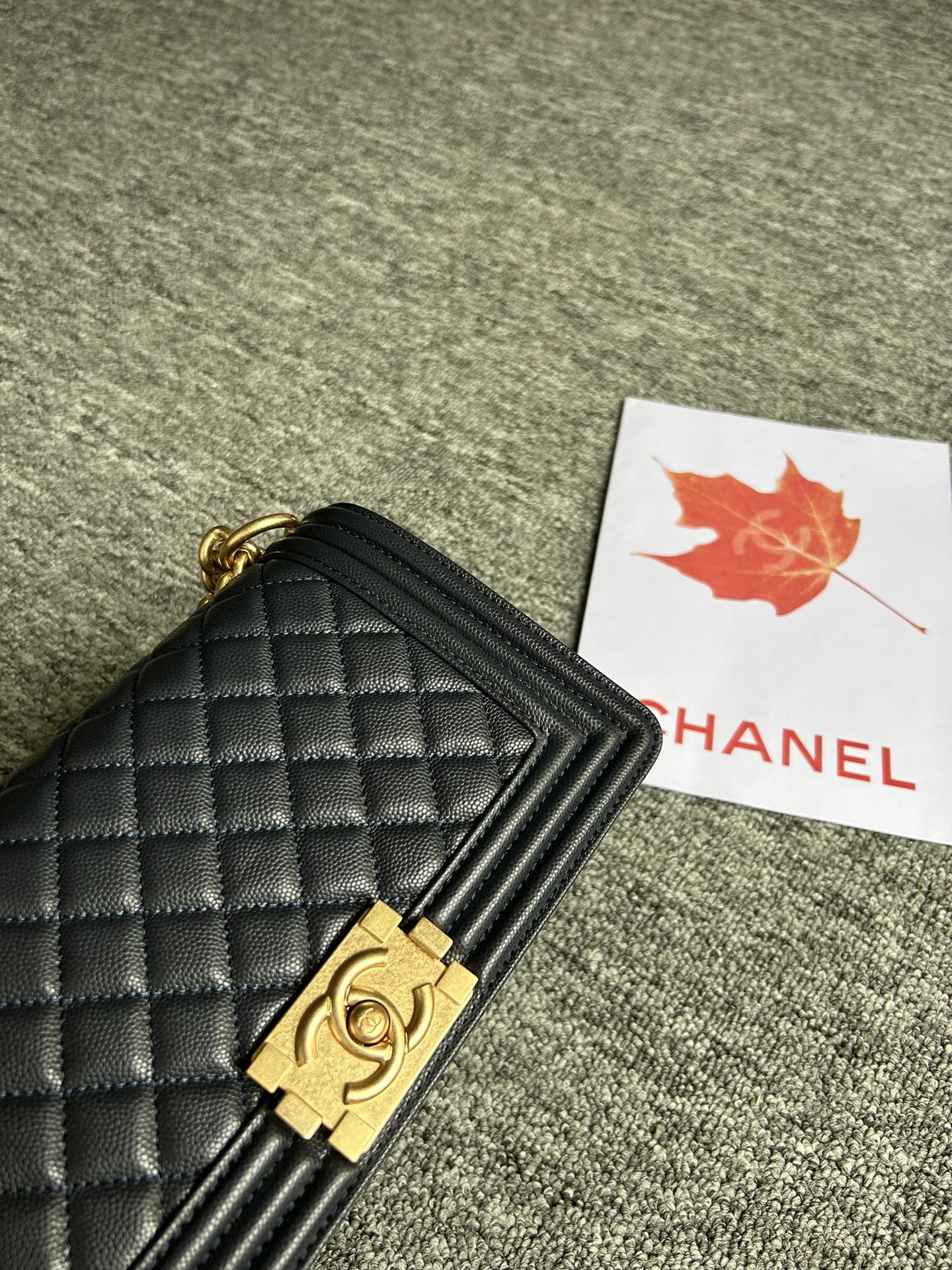 V格细球纹Chanel18秋冬爆款67086leboy系列V格进口细球纹小牛皮实物颜色非常漂亮原厂进口2