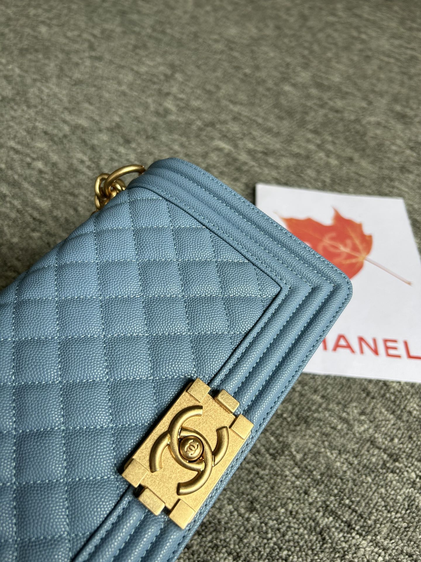V格细球纹Chanel18秋冬爆款67086leboy系列V格进口细球纹小牛皮实物颜色非常漂亮原厂进口2