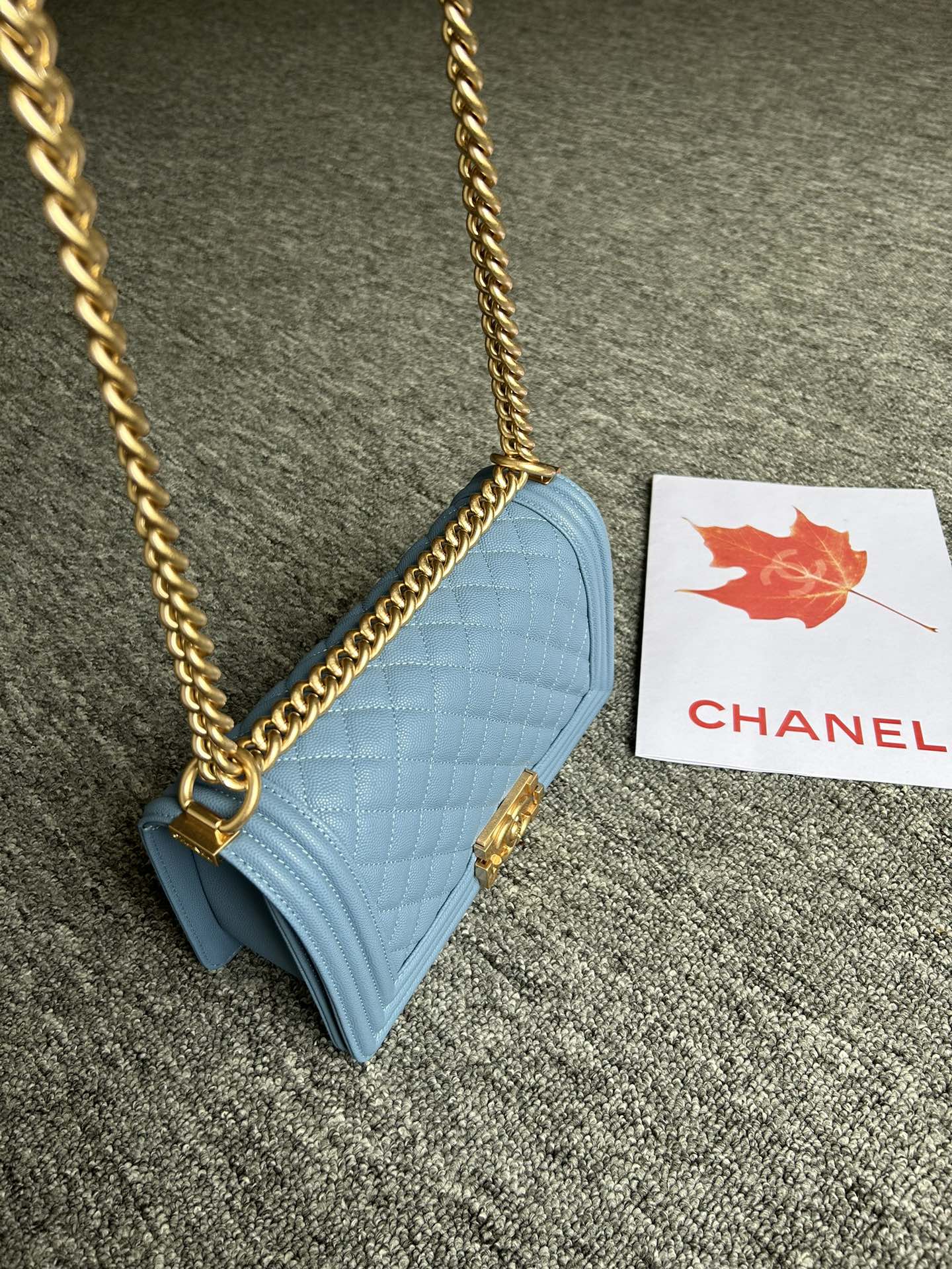 V格细球纹Chanel18秋冬爆款67086leboy系列V格进口细球纹小牛皮实物颜色非常漂亮原厂进口2