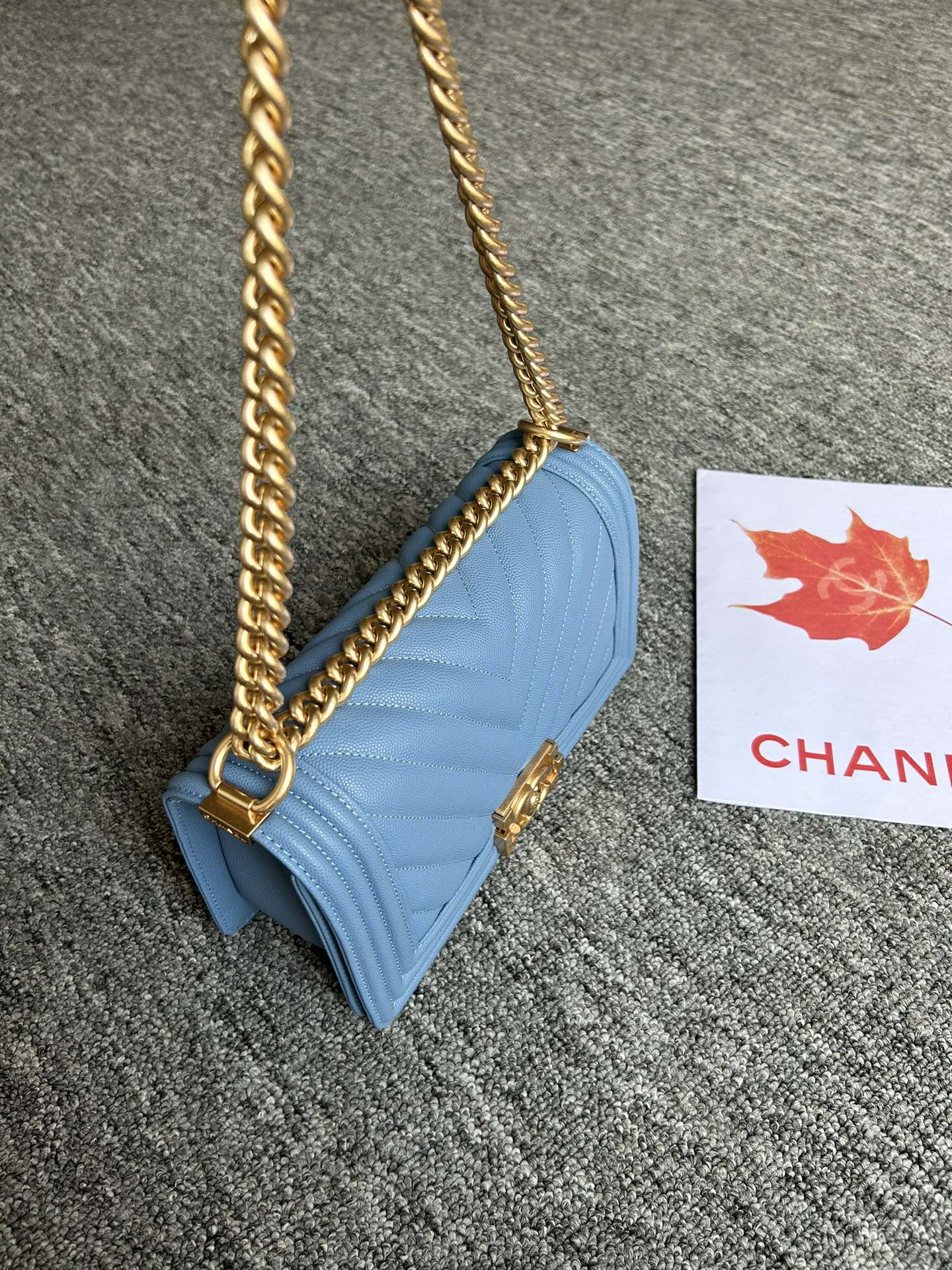 V格细球纹Chanel18秋冬爆款67086leboy系列V格进口细球纹小牛皮实物颜色非常漂亮原厂进口2