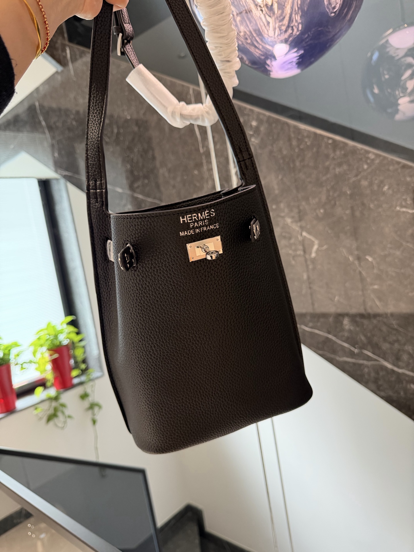 Alternative view of Hermes Handbag 09937