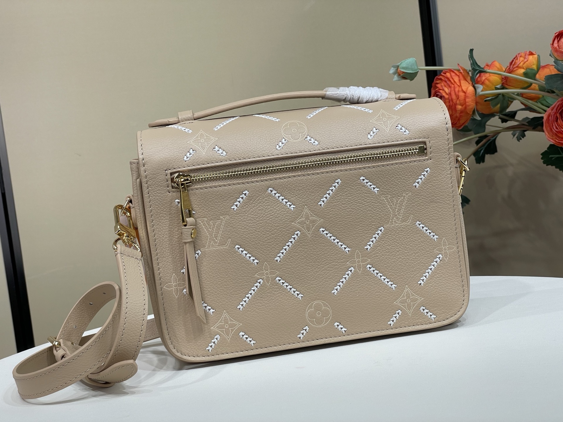 Сумка Louis Vuitton с монограммой