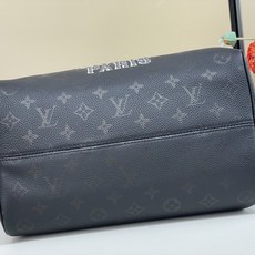 【顶级原单】【Speedy Bandoulière 30 手袋】M26180 黑色/红色(珠片)日本艺术家Nigo和F 【顶级原单】【Speedy Bandoulière 30 手袋】M26180 黑色/红色(珠片)日本艺术家Nigo和F