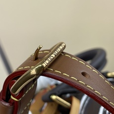 【顶级原单】【Speedy Bandoulière 30 手袋】M28190 黑色(条纹) 以瞩目条纹道出 Pharr 【顶级原单】【Speedy Bandoulière 30 手袋】M28190 黑色(条纹) 以瞩目条纹道出 Pharr