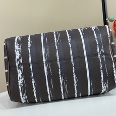 【顶级原单】【Speedy Bandoulière 30 手袋】M28190 黑色(条纹) 以瞩目条纹道出 Pharr 【顶级原单】【Speedy Bandoulière 30 手袋】M28190 黑色(条纹) 以瞩目条纹道出 Pharr