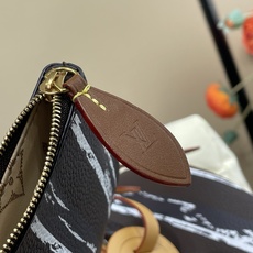 【顶级原单】【Speedy Bandoulière 30 手袋】M28190 黑色(条纹) 以瞩目条纹道出 Pharr 【顶级原单】【Speedy Bandoulière 30 手袋】M28190 黑色(条纹) 以瞩目条纹道出 Pharr