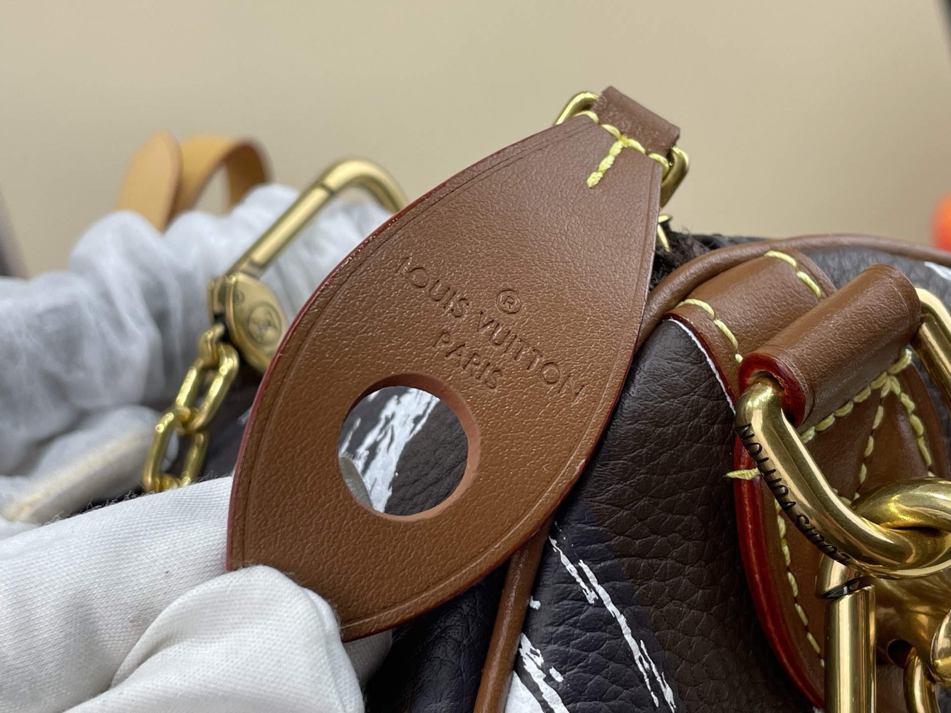 【顶级原单】【Speedy Bandoulière 30 手袋】M28190 黑色(条纹) 以瞩目条纹道出 Pharr 【顶级原单】【Speedy Bandoulière 30 手袋】M28190 黑色(条纹) 以瞩目条纹道出 Pharr