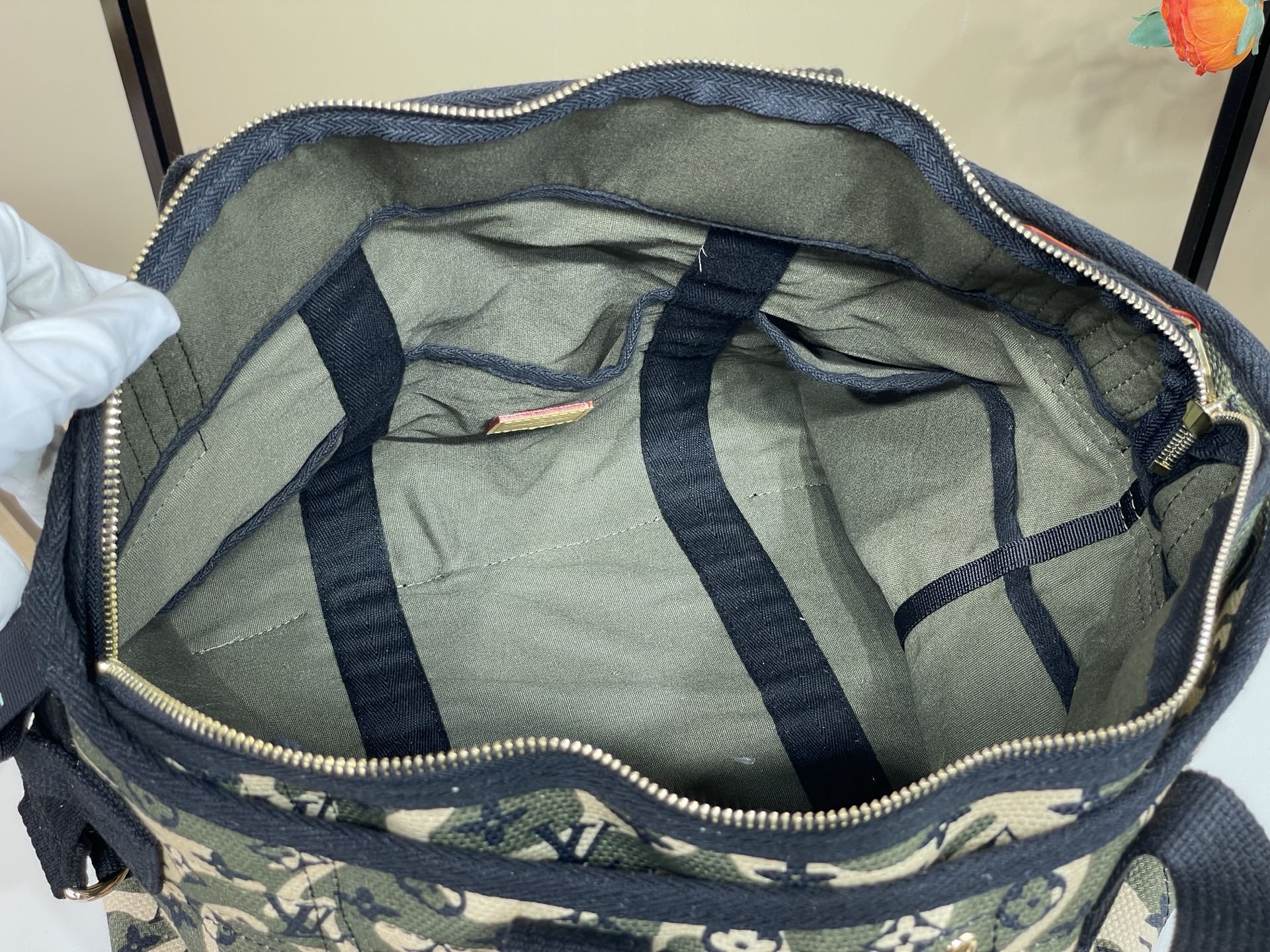 【顶级原单】【LV ×Takashi Tote 手袋 】m95783 迷彩/村上隆 村上隆手提单肩包购物袋 LV ×Ta 【顶级原单】【LV ×Takashi Tote 手袋 】m95783 迷彩/村上隆 村上隆手提单肩包购物袋 LV ×Ta