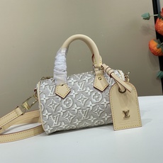 【顶级原单】【NANO SPEEDY 手袋】 m28502 白色/提花 本款 Nano Speedy 手袋为触感细腻的 【顶级原单】【NANO SPEEDY 手袋】 m28502 白色/提花 本款 Nano Speedy 手袋为触感细腻的